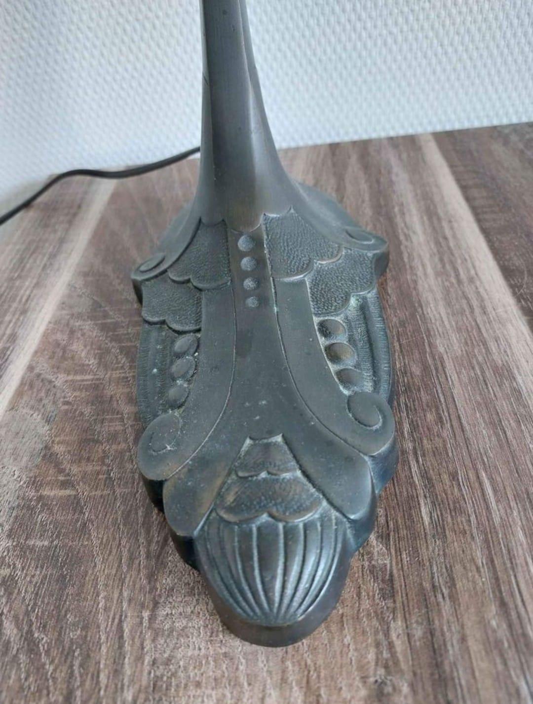 Inizio XX secolo Lampada a forma di uccello in stile Art Déco francese con cupola Tiffany