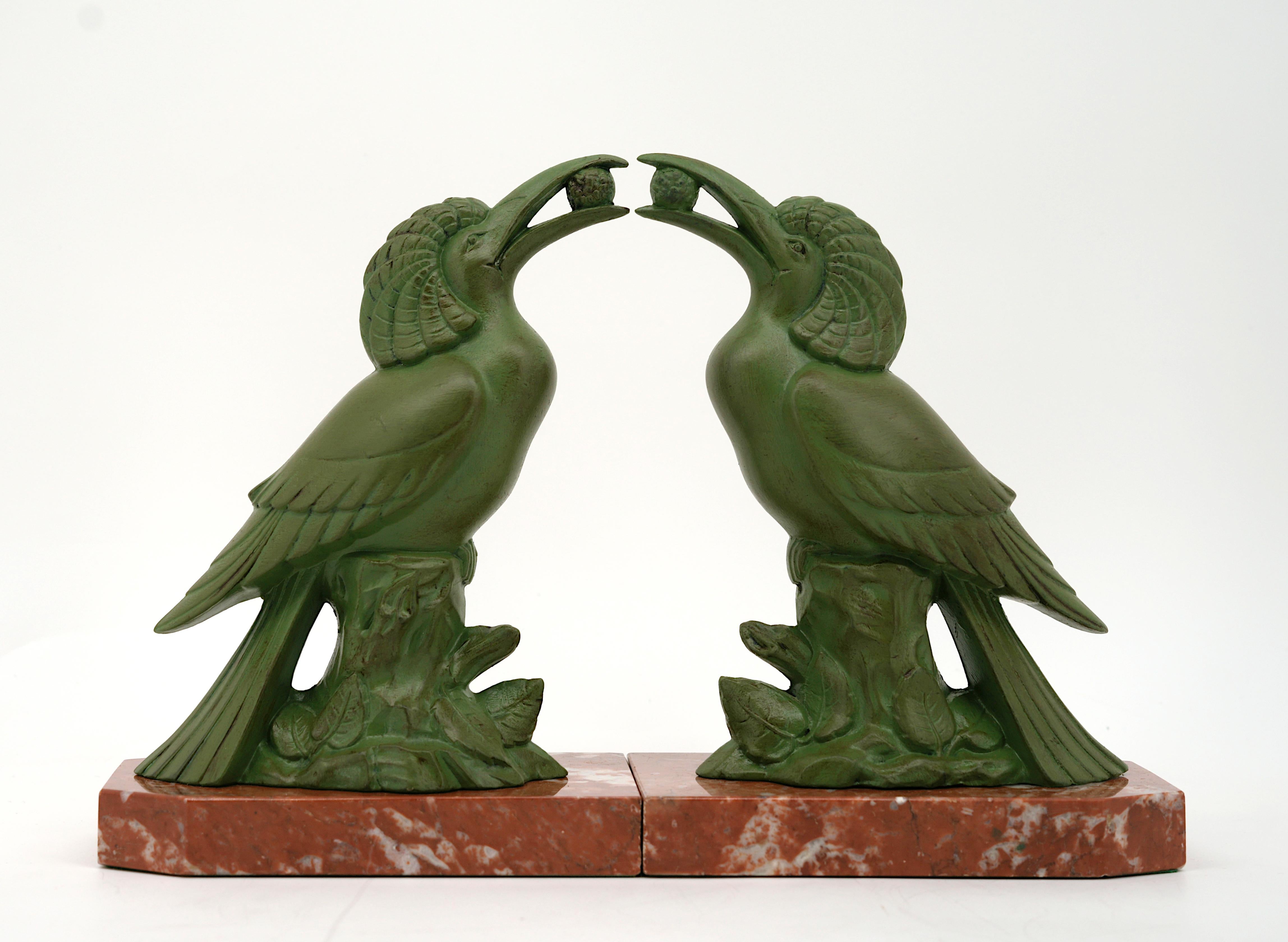 Französische Art Deco Vögel Buchstützen, 1920 im Angebot 1