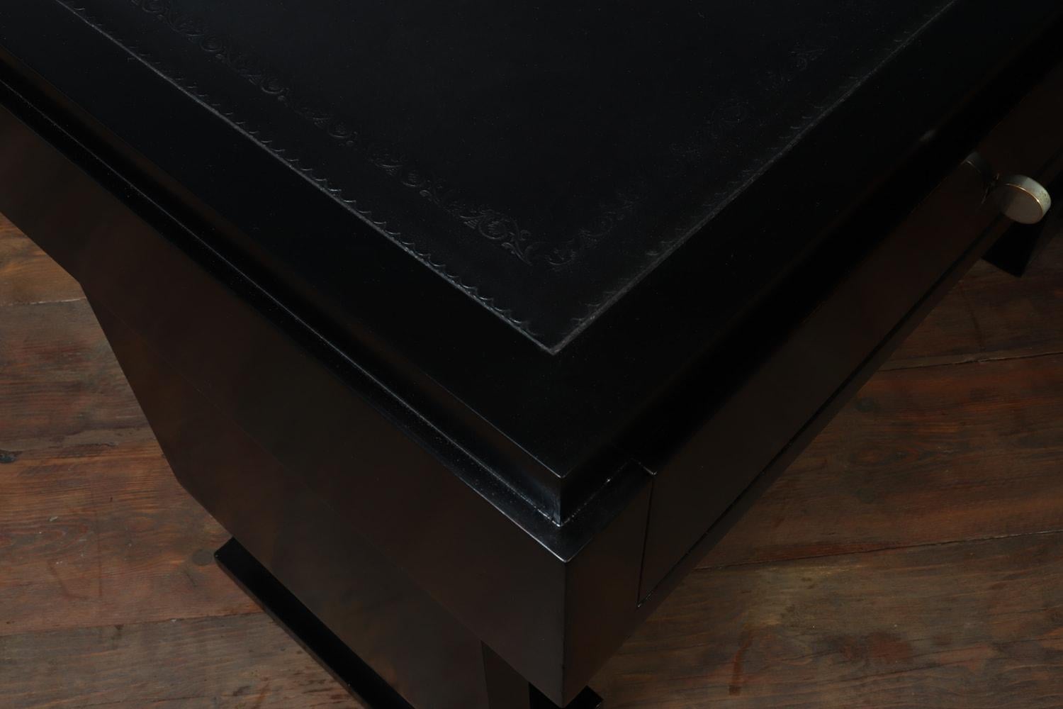 French Art Deco Black Desk, circa 1930 For Sale 1