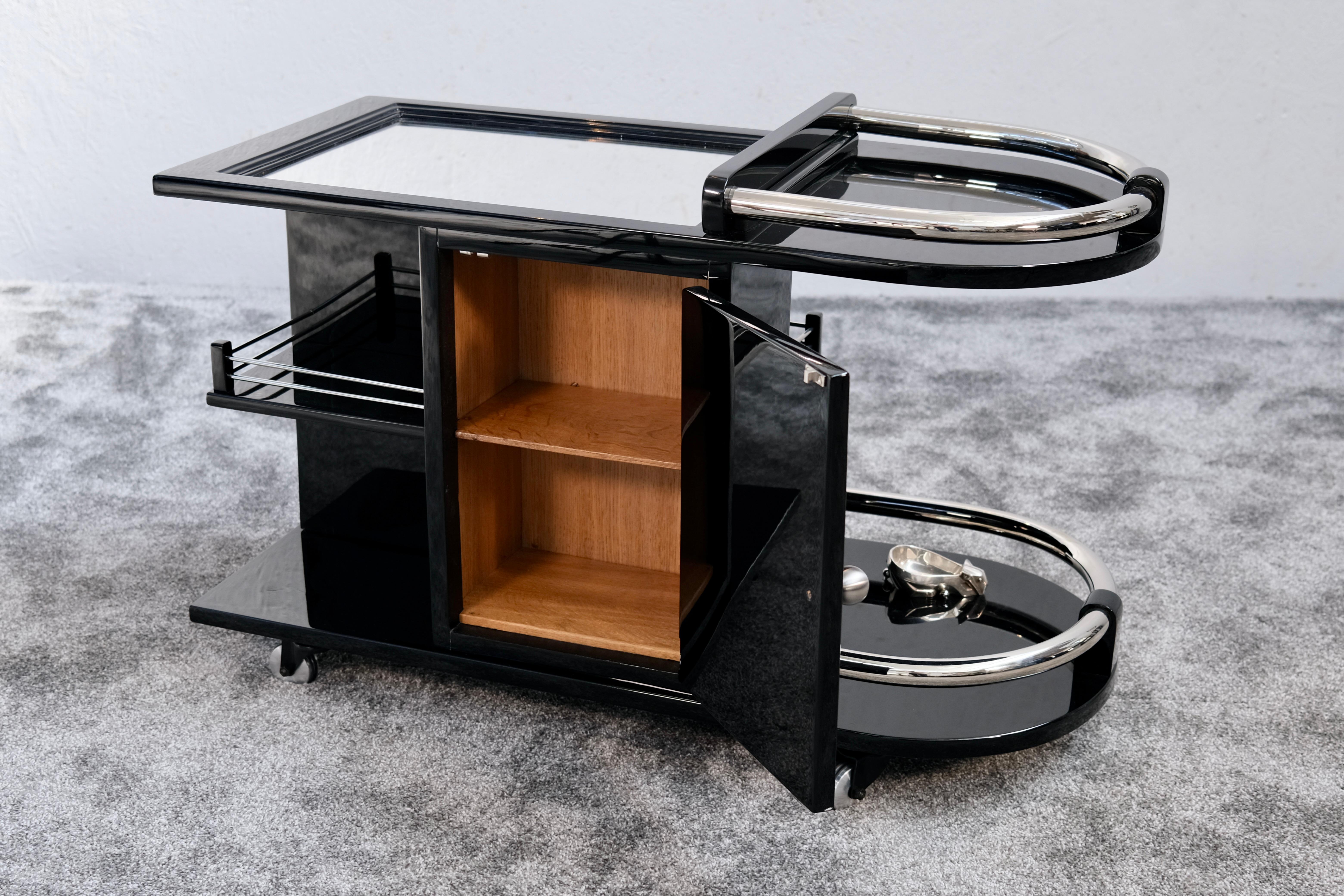 French Art Deco Black Lacquer Bar Cart with Chrome Rails and Storage, 1930s For Sale 6