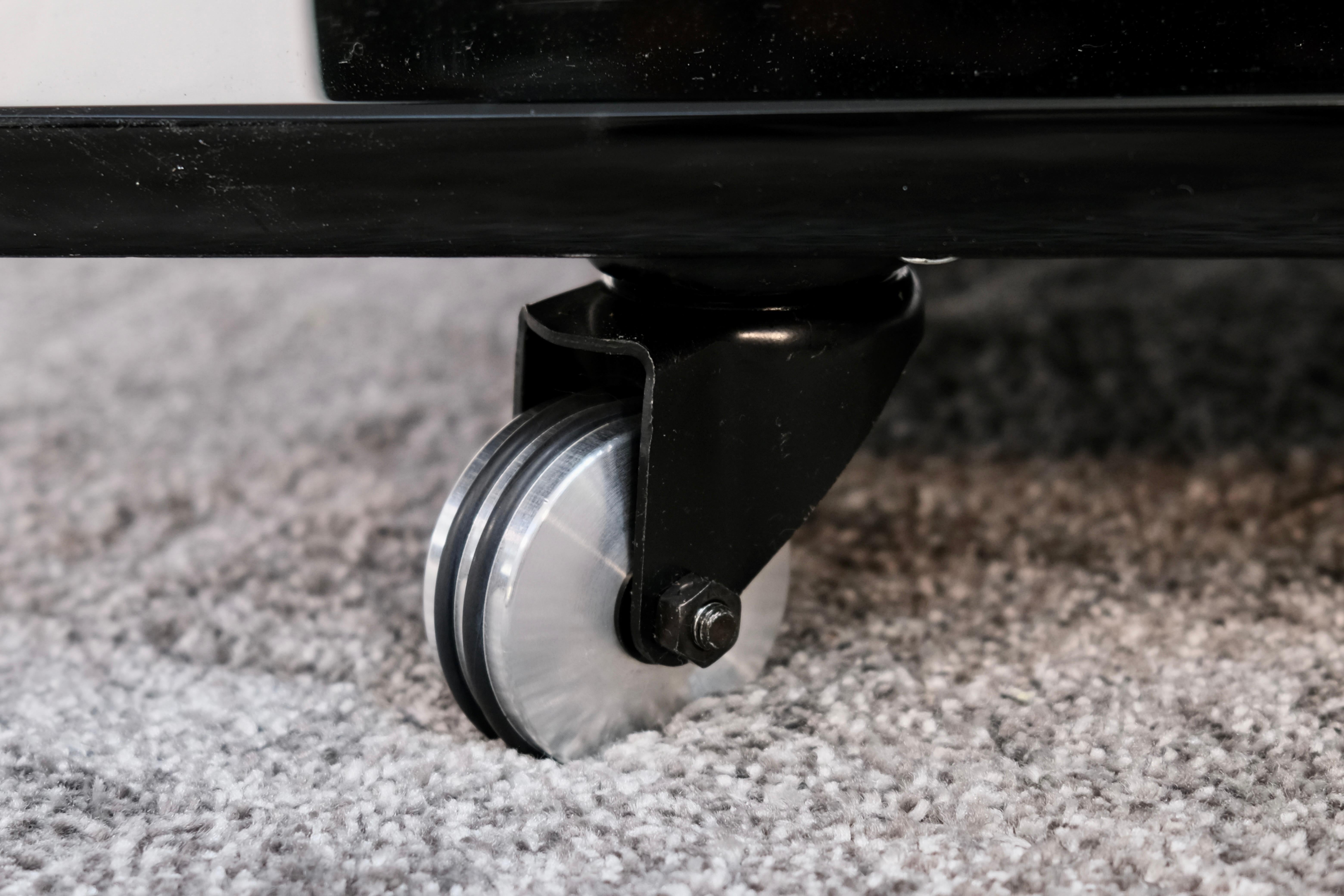 French Art Deco Black Lacquer Bar Cart with Chrome Rails and Storage, 1930s For Sale 7