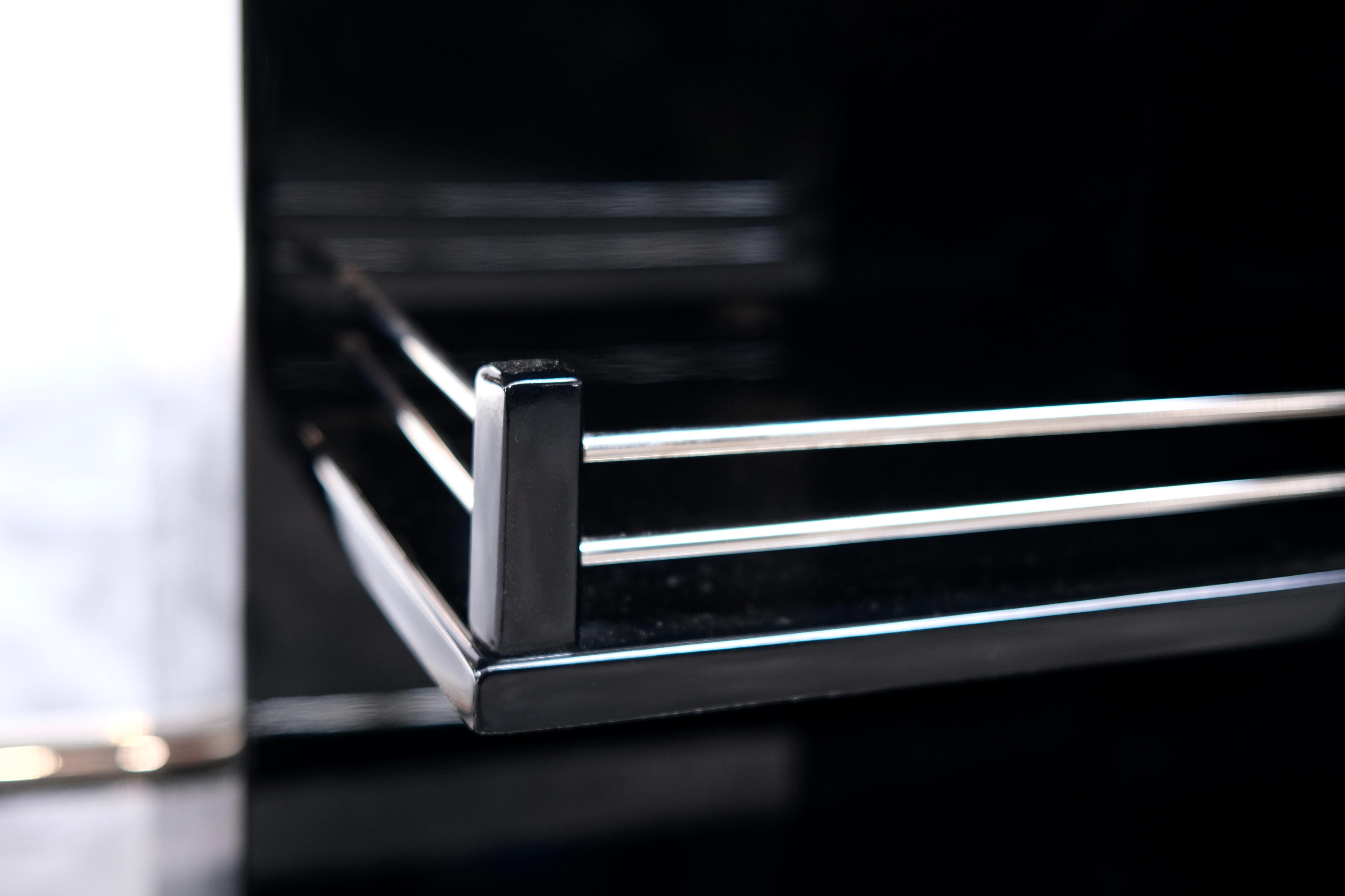 Mid-20th Century French Art Deco Black Lacquer Bar Cart with Chrome Rails and Storage, 1930s For Sale