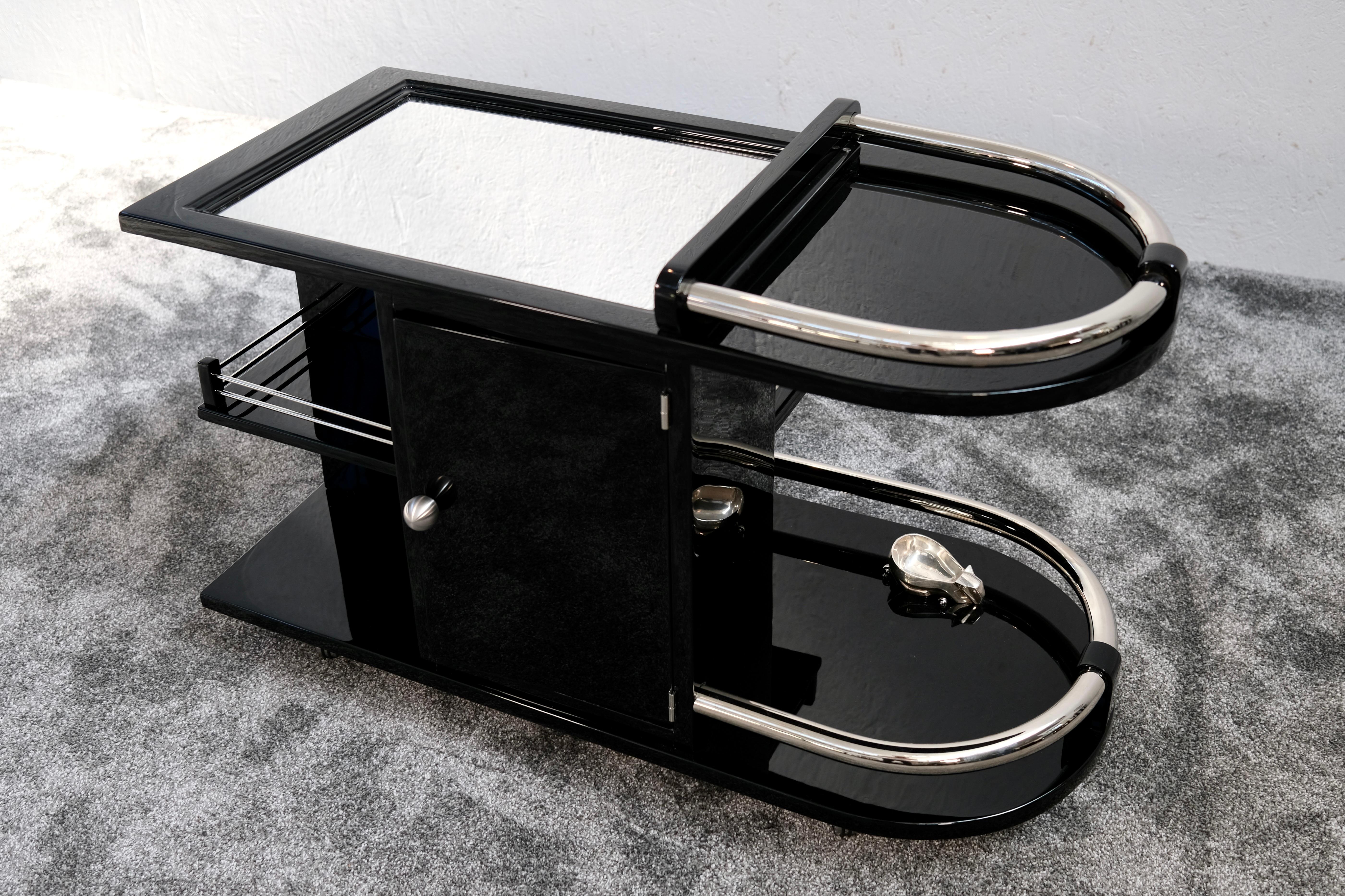 French Art Deco Black Lacquer Bar Cart with Chrome Rails and Storage, 1930s For Sale 2