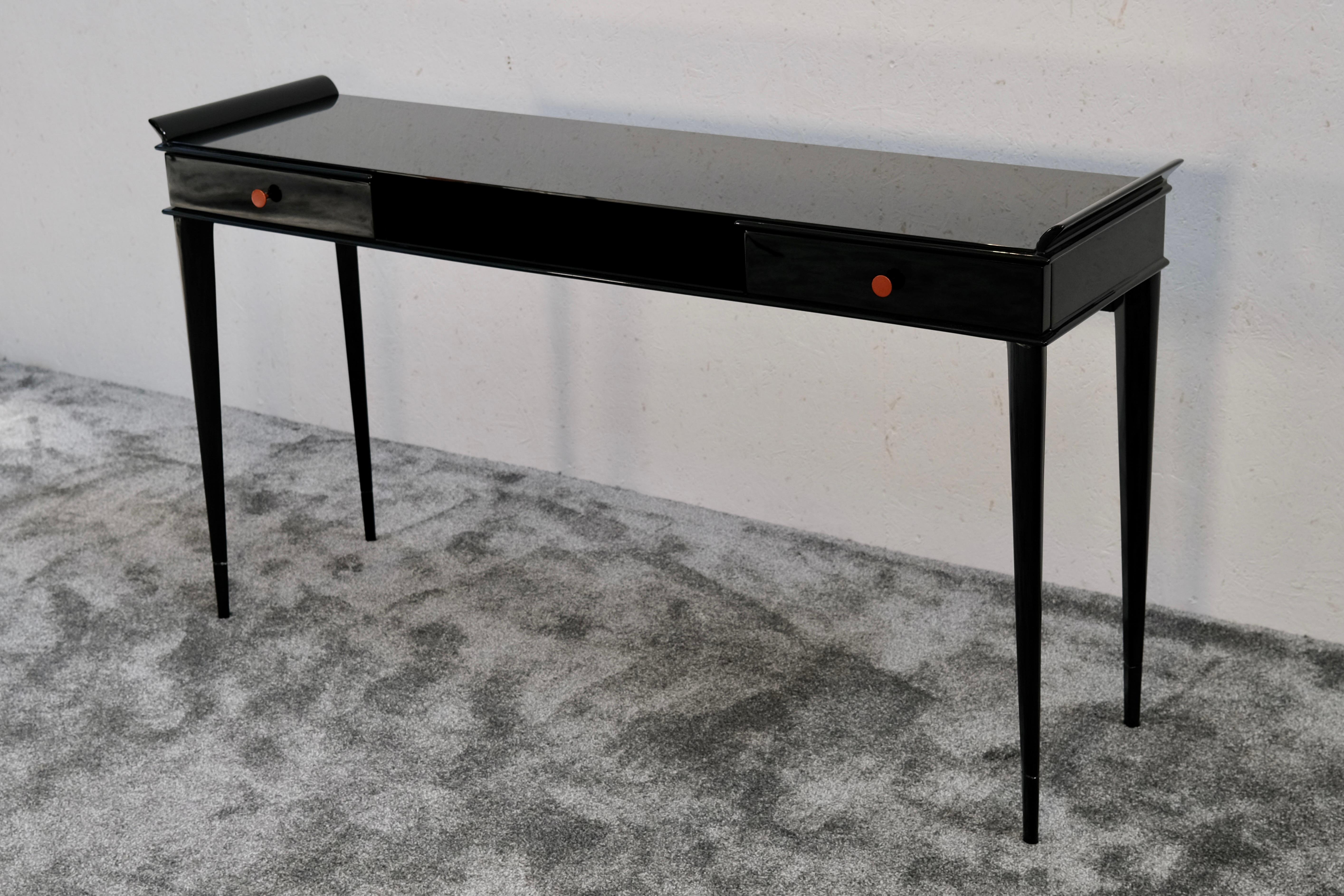 Französischer Art-Déco-Konsolen- oder Schreibtisch mit zwei Schubladen in schwarzem Lack, 1930er Jahre (Geschwärzt) im Angebot