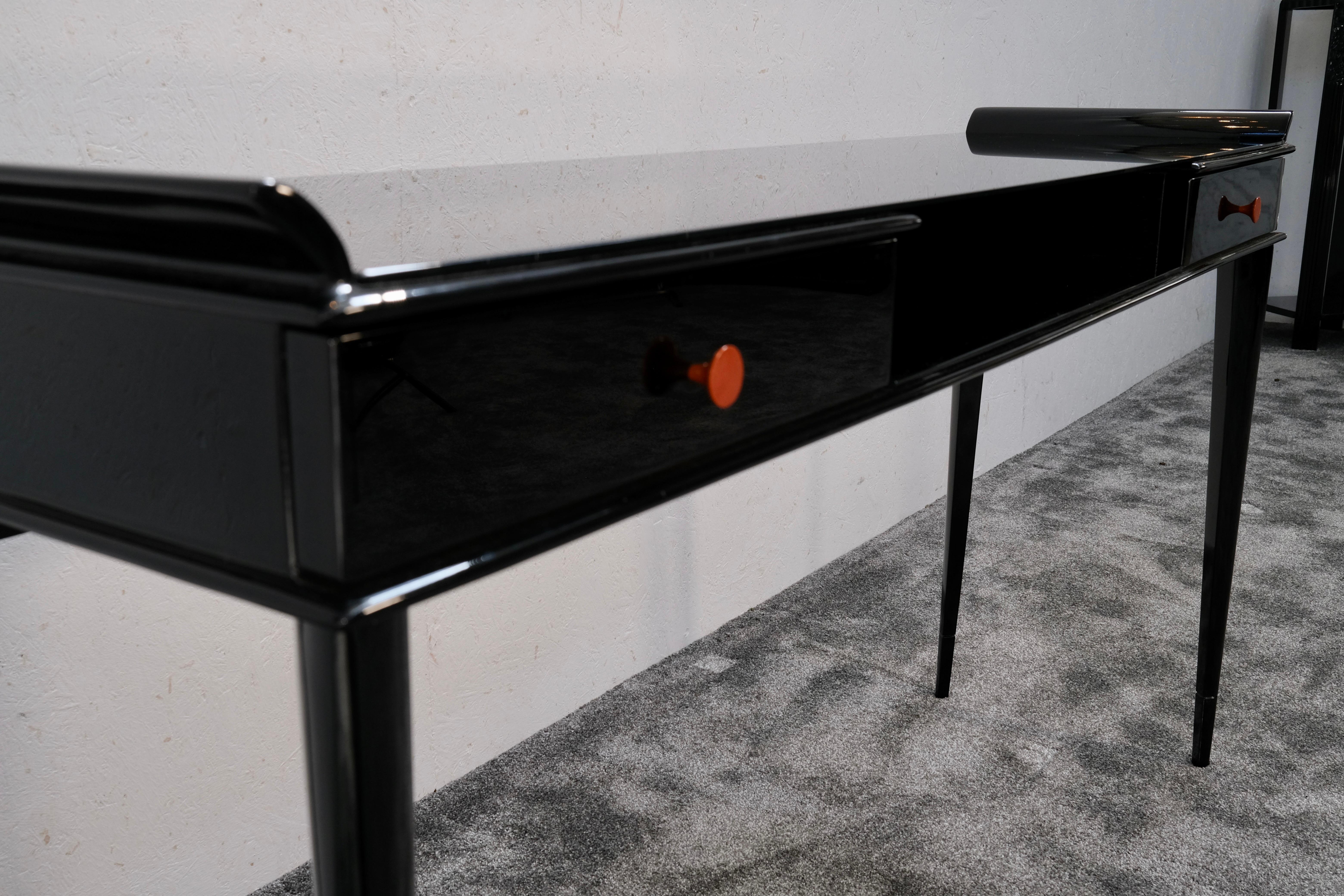 Französischer Art-Déco-Konsolen- oder Schreibtisch mit zwei Schubladen in schwarzem Lack, 1930er Jahre im Angebot 1