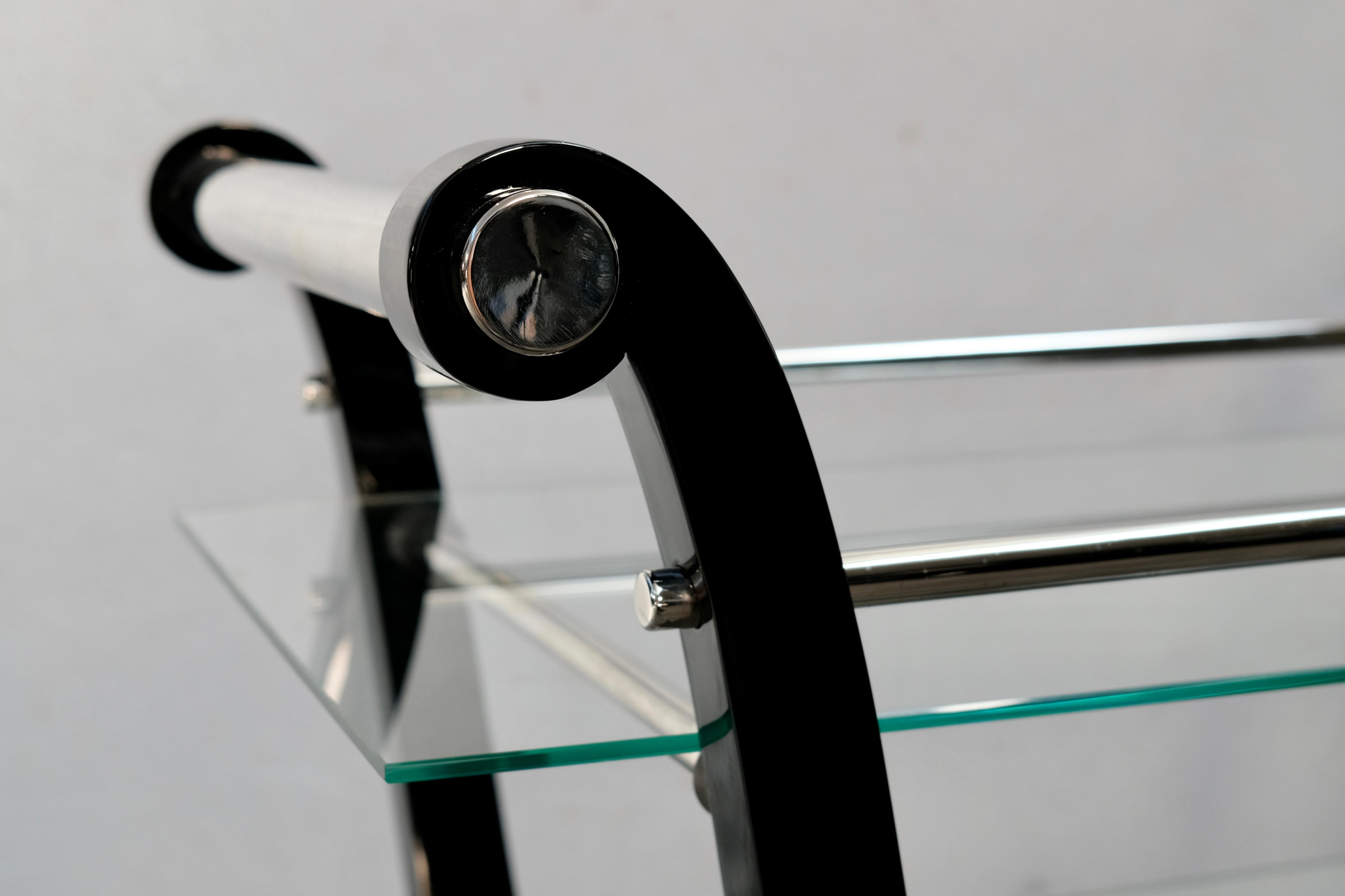 French Art Deco Black Lacquer Lyre-Shaped Bar Cart with Glass Shelves, 1930s For Sale 1