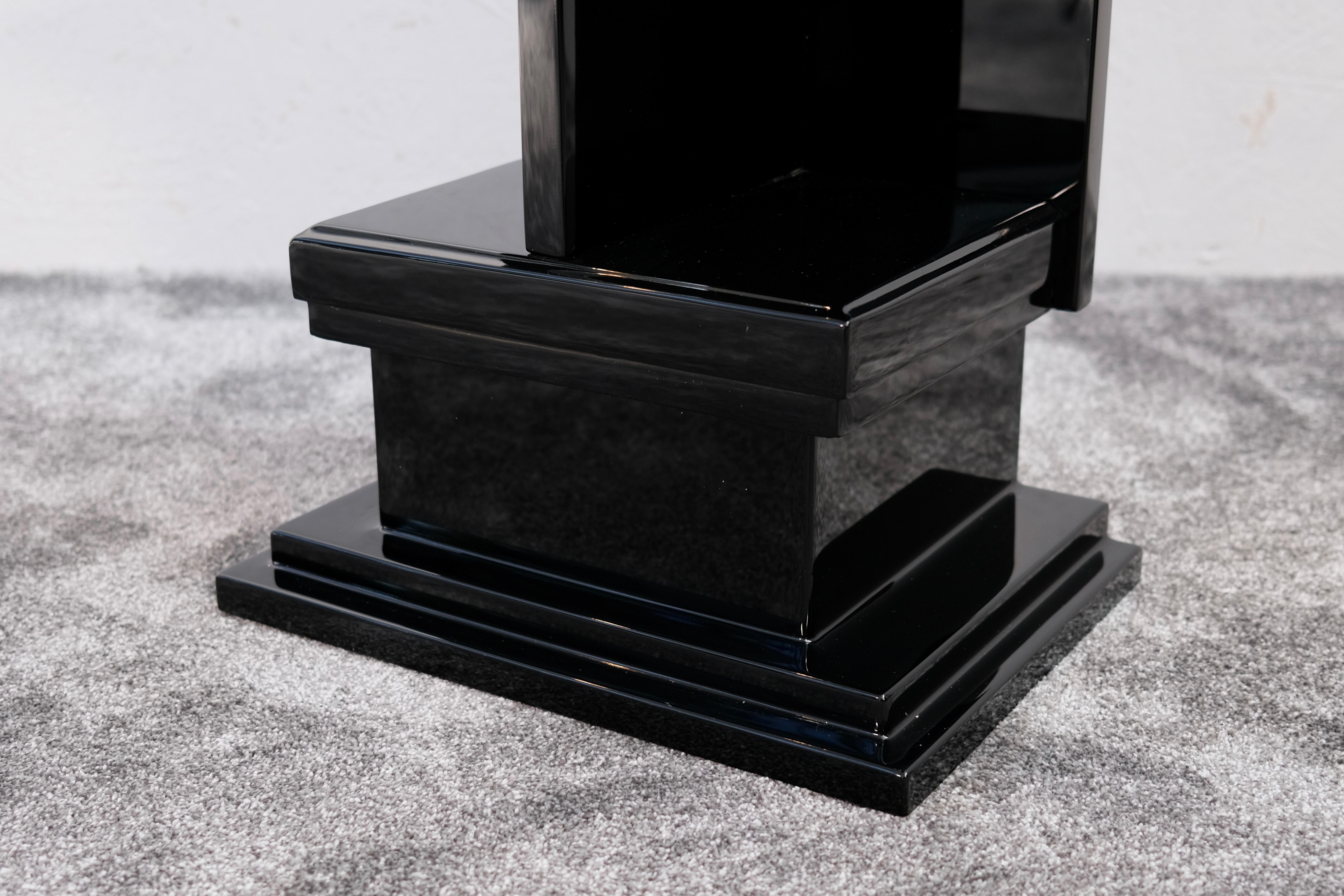 French Art Deco Black Lacquer Pedestal with Tiered Shelves, 1930s For Sale 2