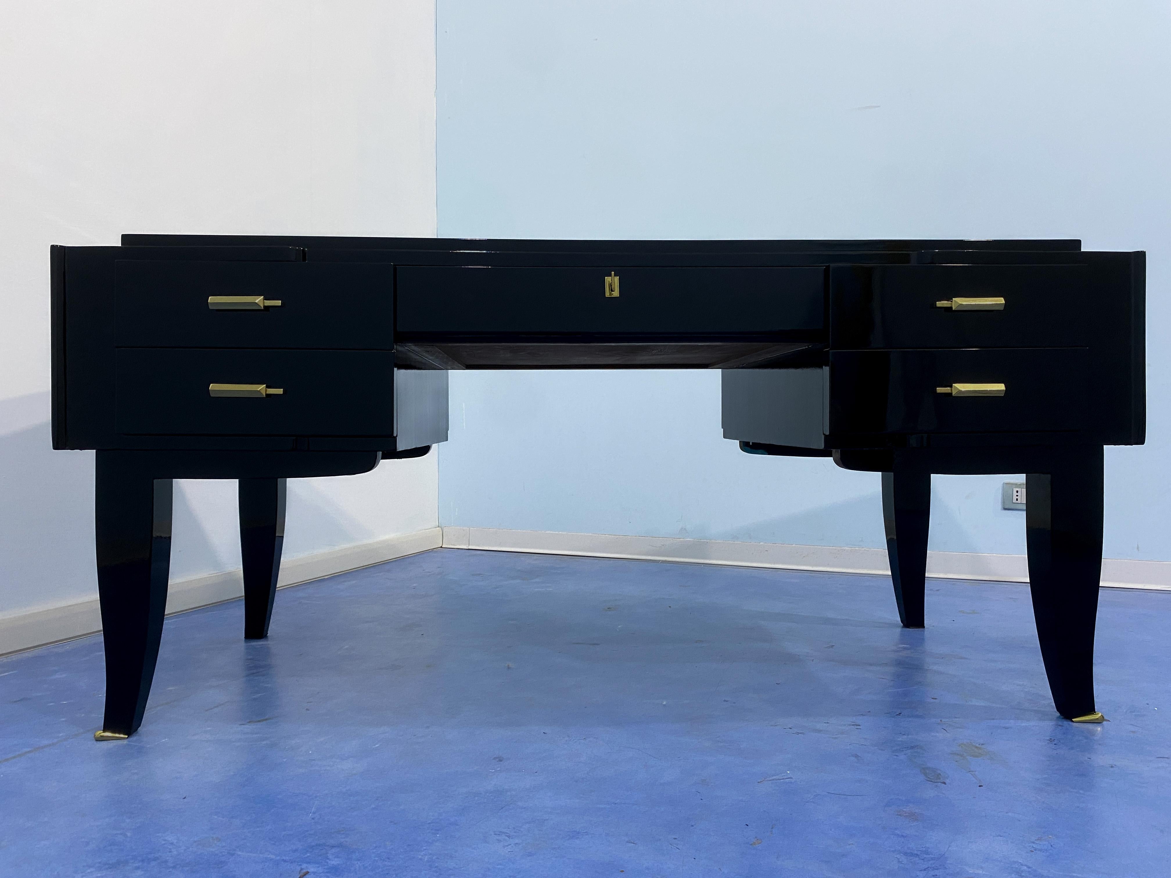 French Art Deco Black Lacquered Executive Desk, 1930s In Good Condition For Sale In Traversetolo, IT