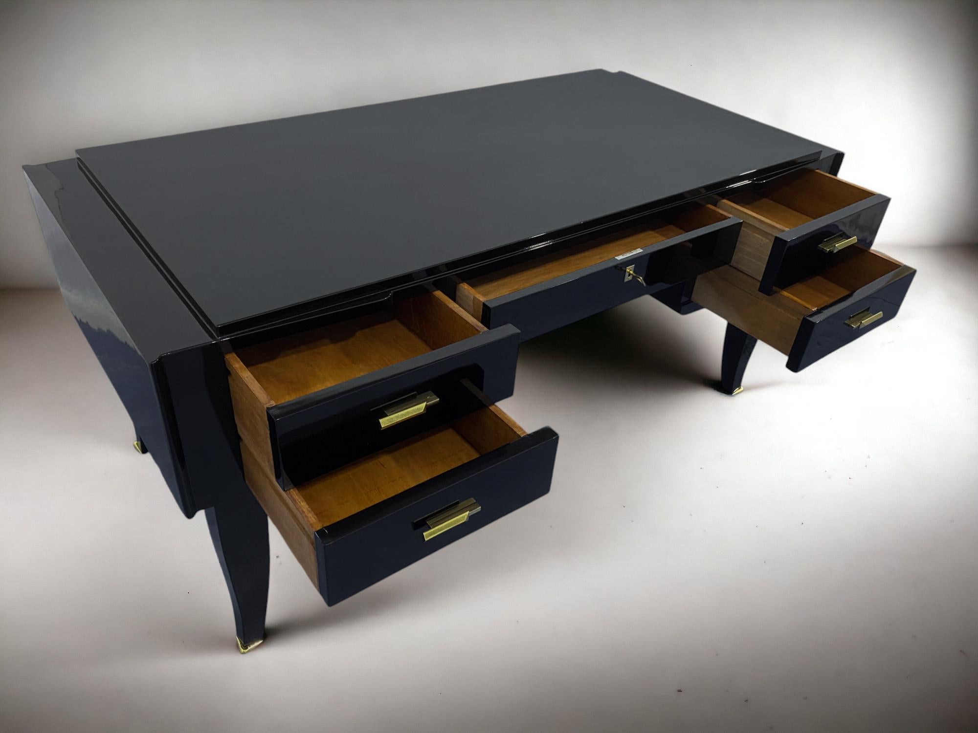 Französischer Art-Déco-Schreibtisch, schwarz lackiert, 1930er Jahre (Lackiert) im Angebot