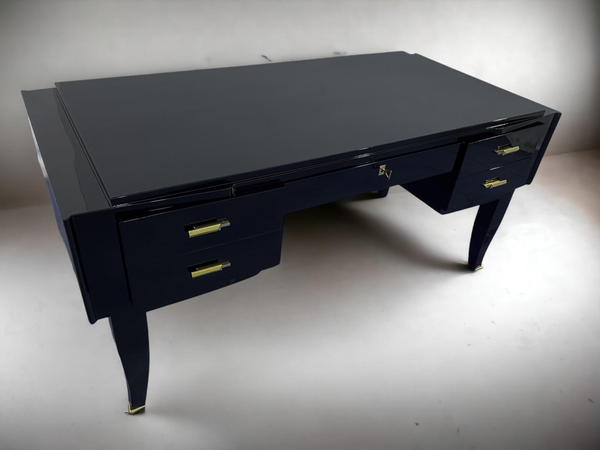 Französischer Art-Déco-Schreibtisch, schwarz lackiert, 1930er Jahre im Zustand „Gut“ im Angebot in Traversetolo, IT