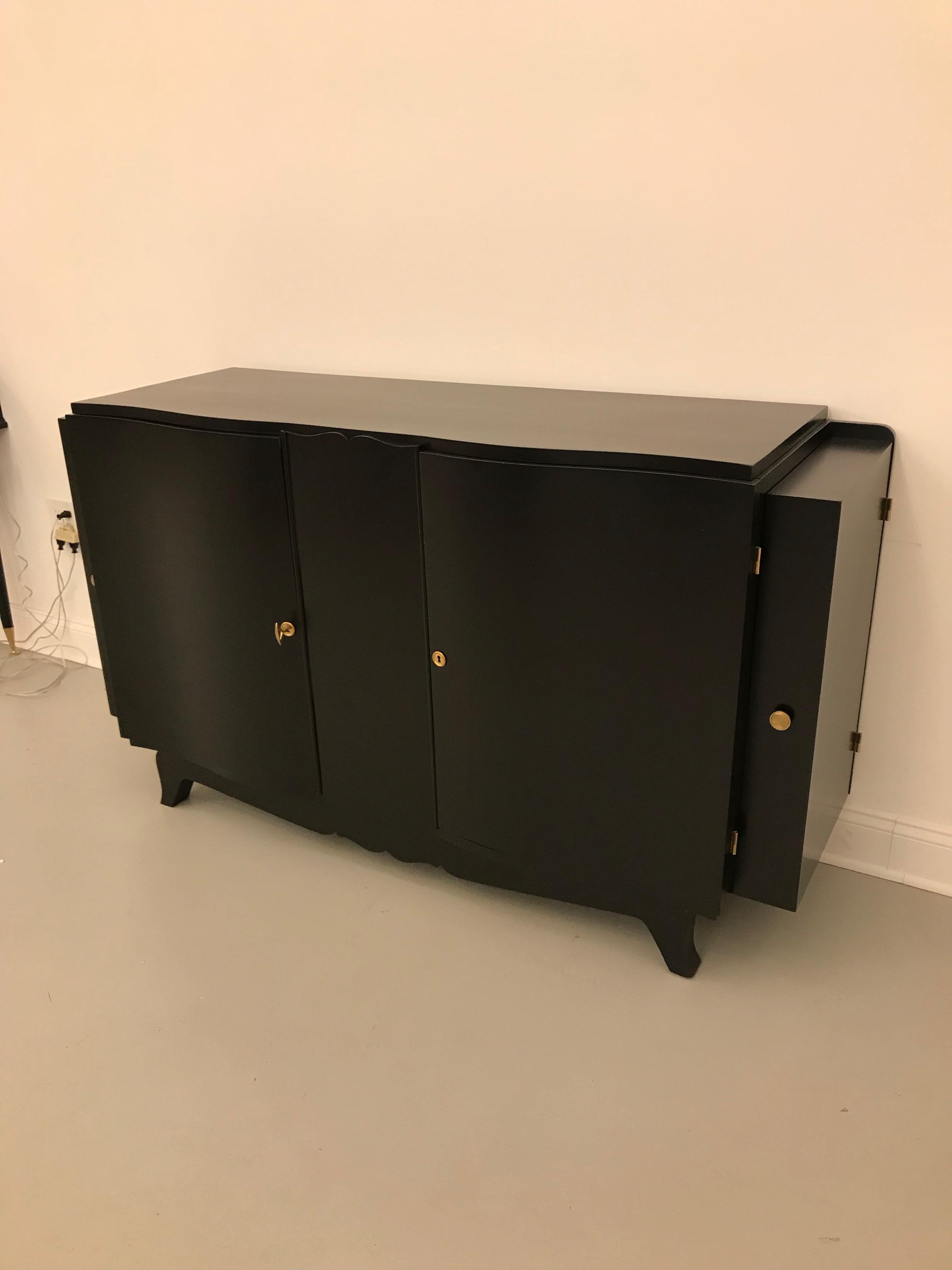 French Art Deco Black Lacquered Sideboard or Buffet with Dry Bar In Good Condition For Sale In North Bergen, NJ
