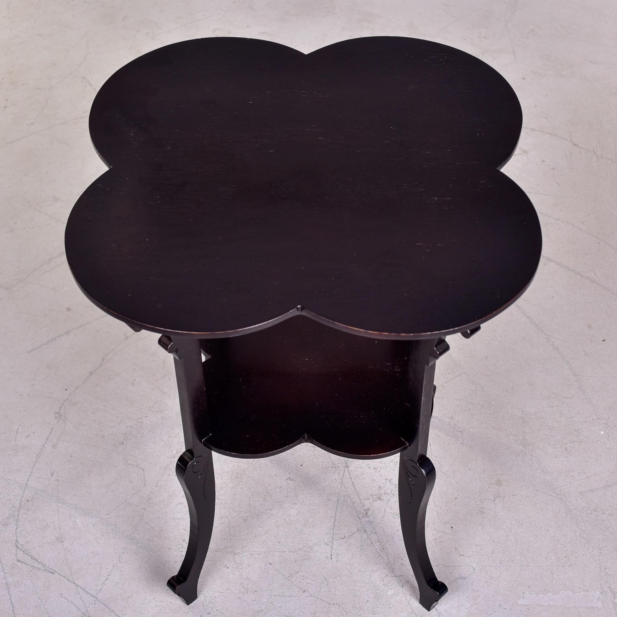 French Art Deco Black Scalloped Quatrefoil Side Table For Sale 4