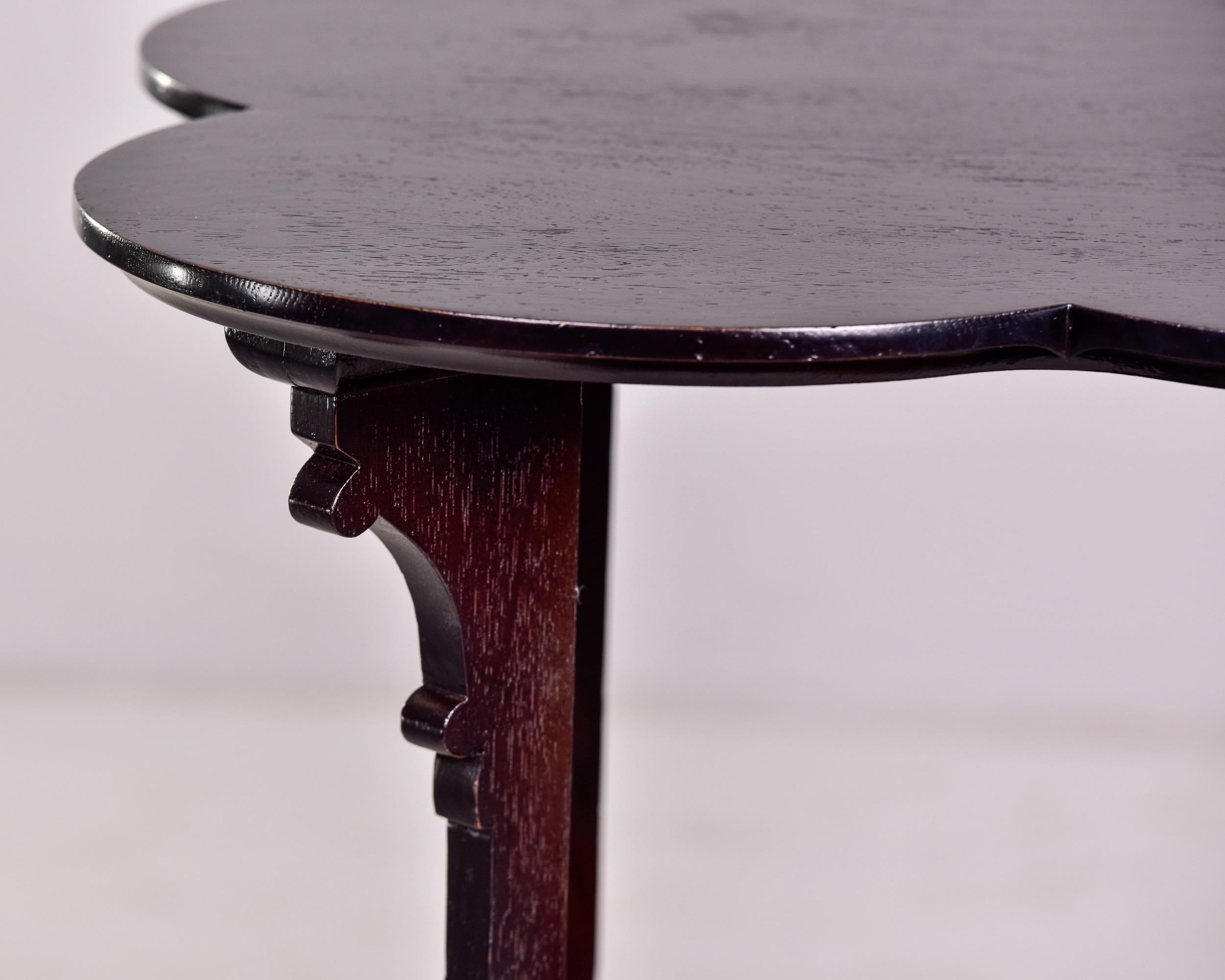 Oak French Art Deco Black Scalloped Quatrefoil Side Table For Sale