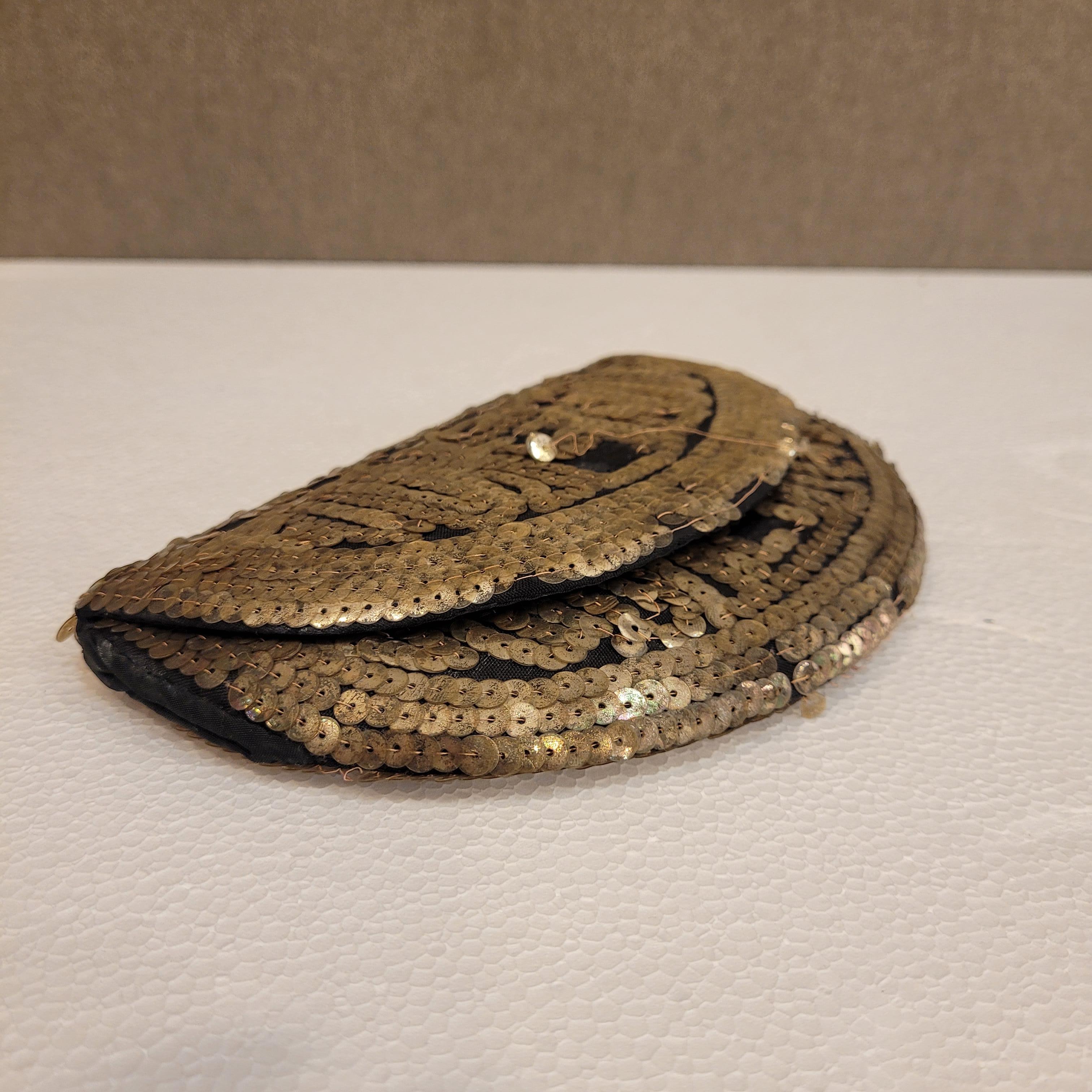 French Art Deco black Sequin Clutch Bag  with mirror France In Good Condition For Sale In VALLADOLID, ES