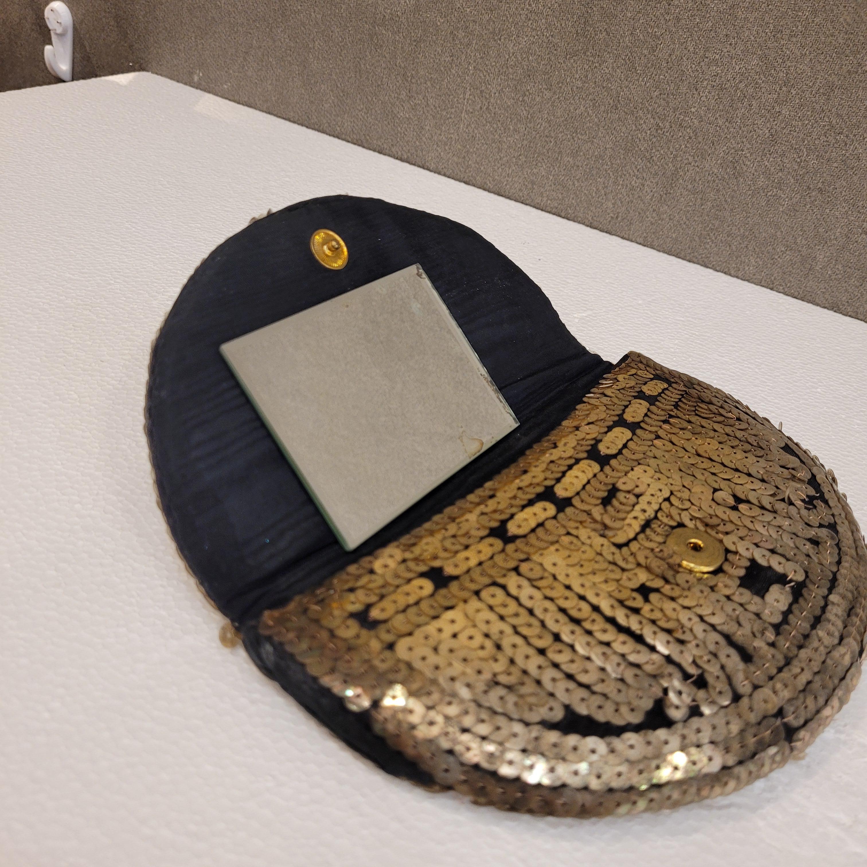 French Art Deco black Sequin Clutch Bag  with mirror France For Sale 2