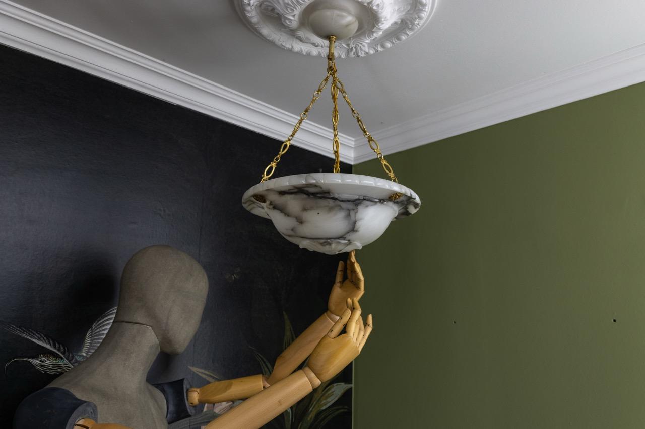French Art Deco Black-Veined White Alabaster and Brass Pendant Light, ca 1920s For Sale 6
