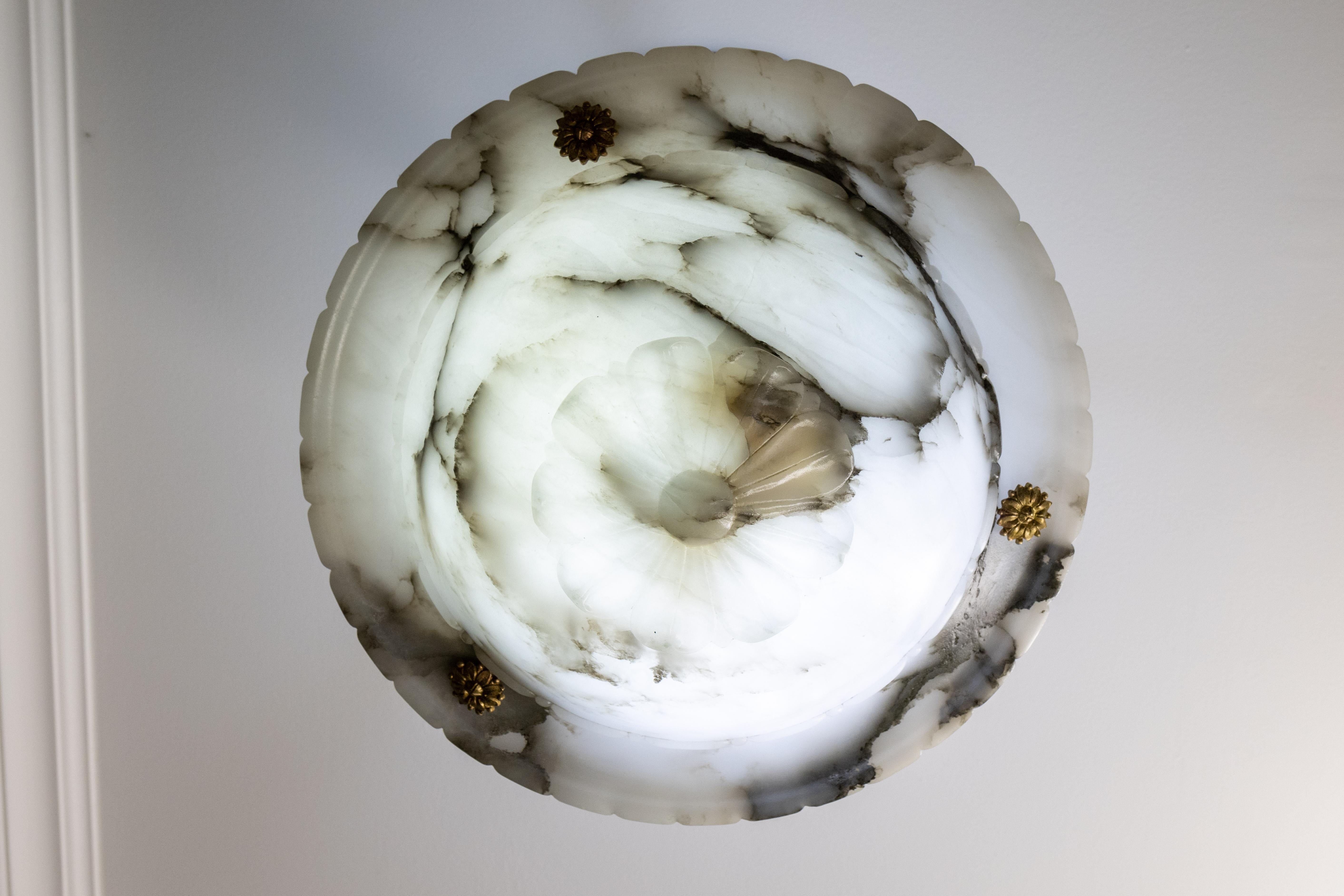 French Art Deco Black-Veined White Alabaster and Brass Pendant Light, ca 1920s For Sale 2
