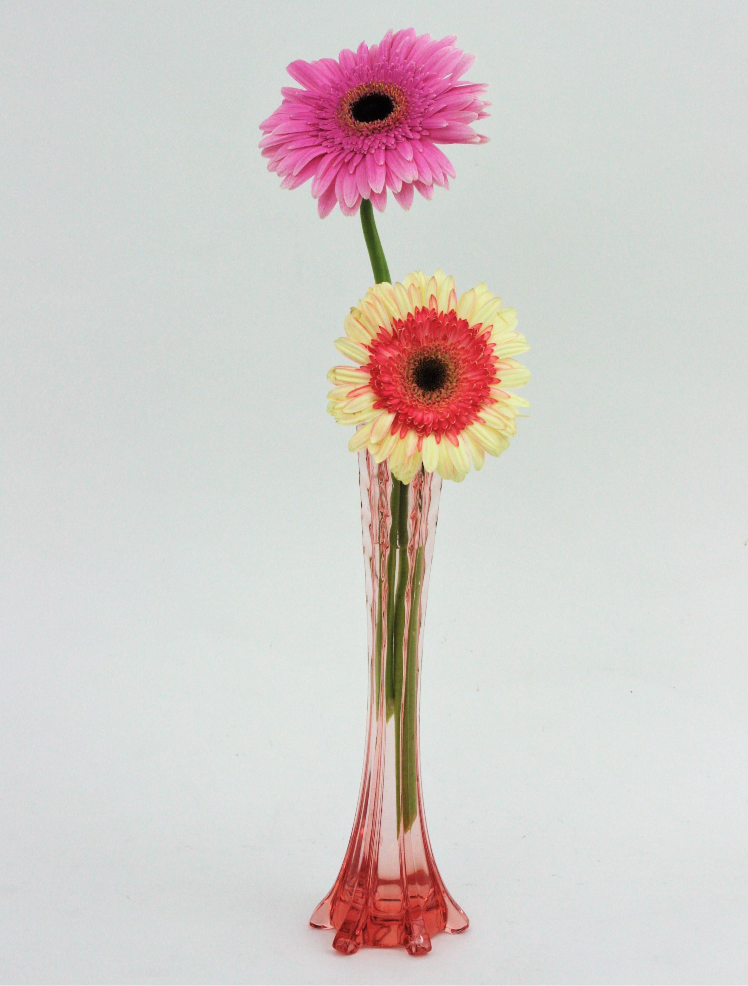 Vase à fleurs unique en verre soufflé rose Amberina Art Déco français en vente 5