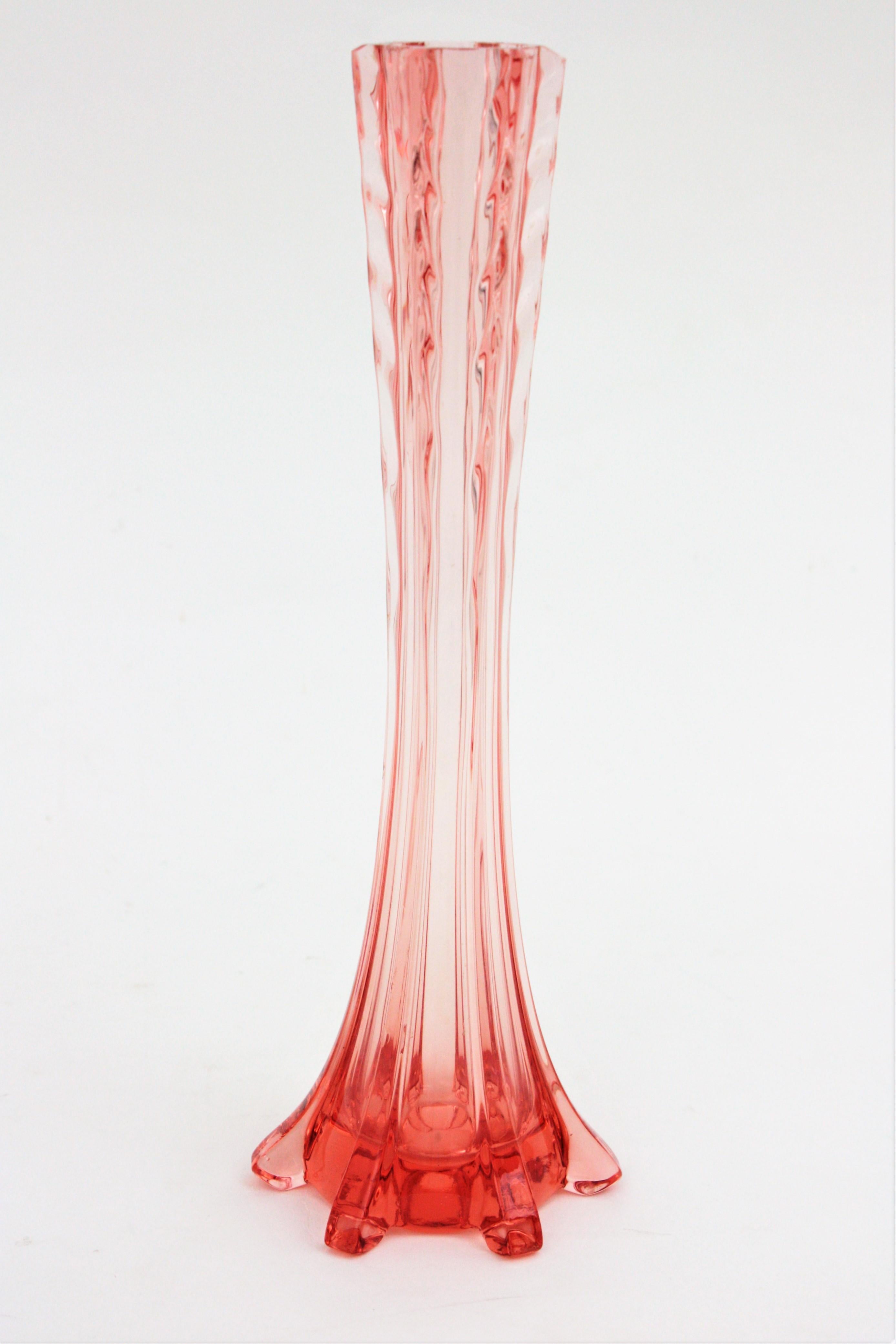 Einreihige Blumenvase aus geblasenem Glas in Rosa, Bernstein, Art déco (Kristall) im Angebot