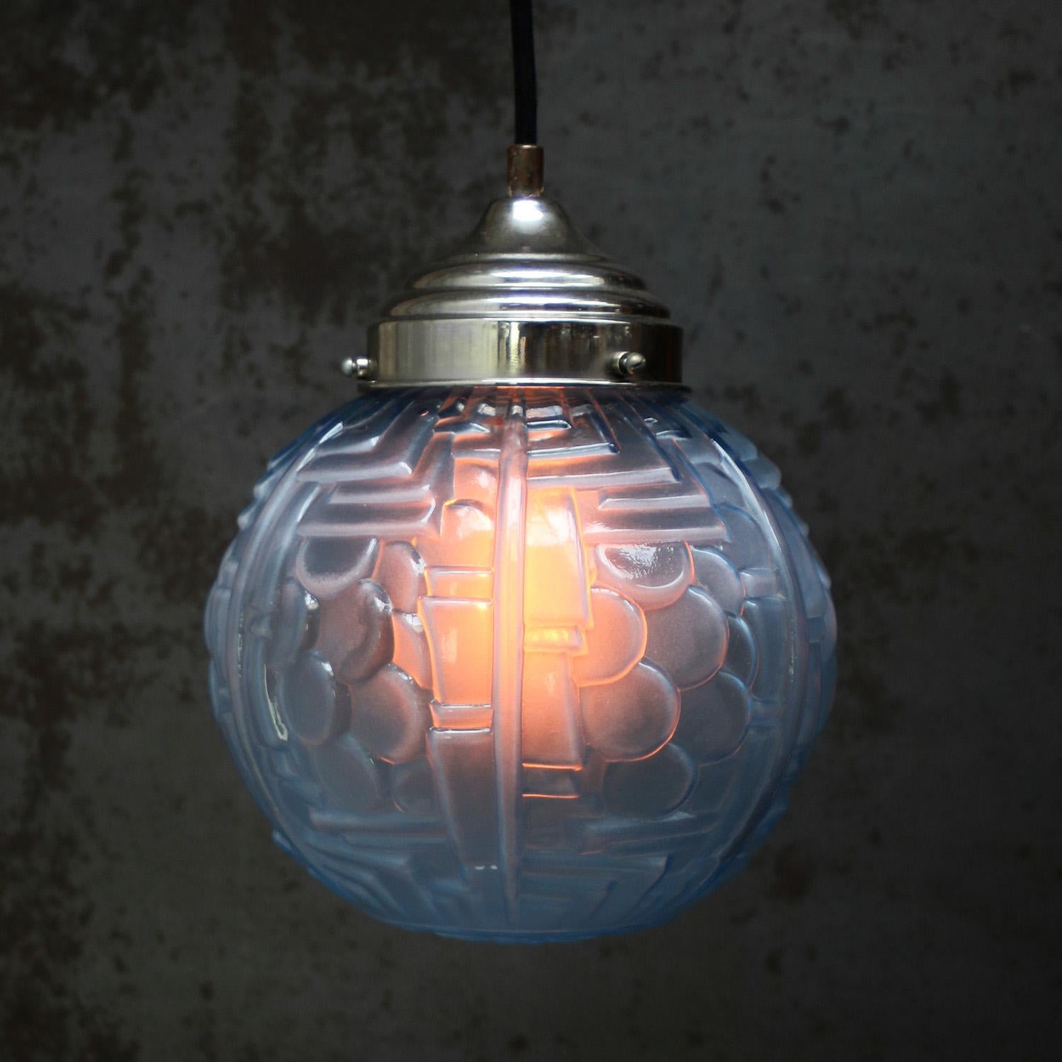 French Art Deco Blue Glass Pendant Light 1920s In Good Condition For Sale In Amsterdam, NL