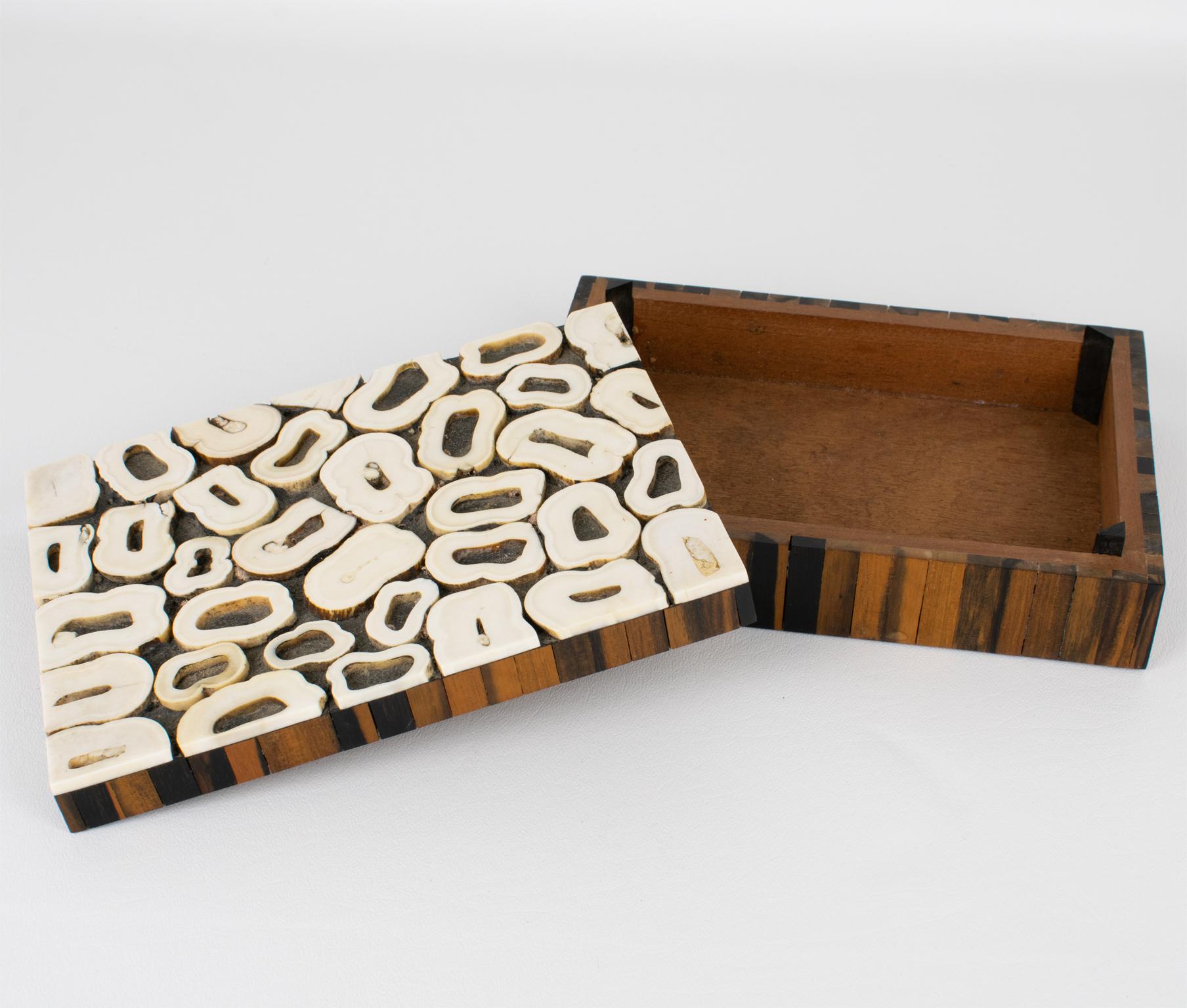 Caja francesa Art Decó de marquetería de hueso y madera de macassar Francés en venta