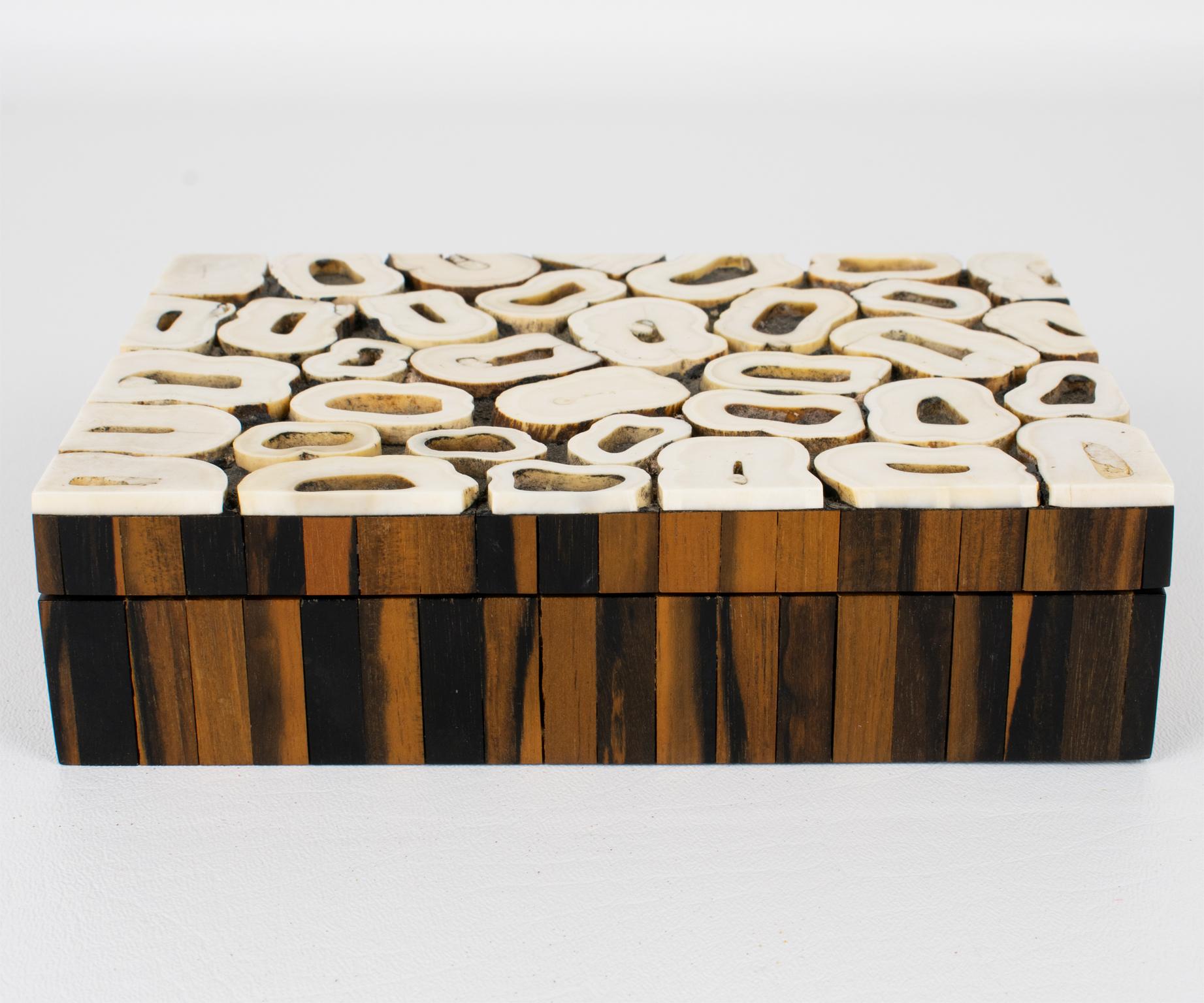 Caja francesa Art Decó de marquetería de hueso y madera de macassar en venta 2