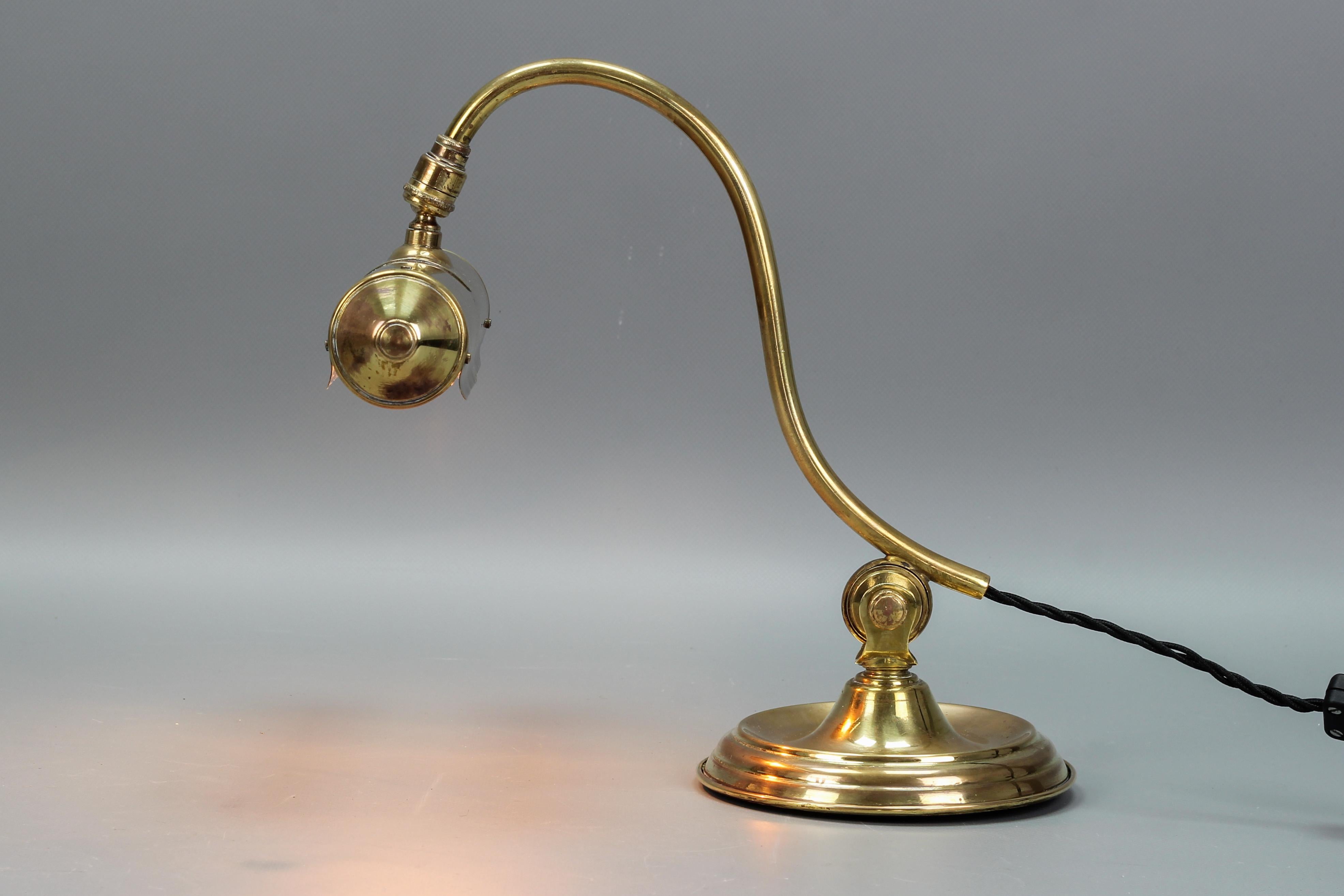 French Art Deco Brass Adjustable Desk Lamp, 1930s For Sale 6