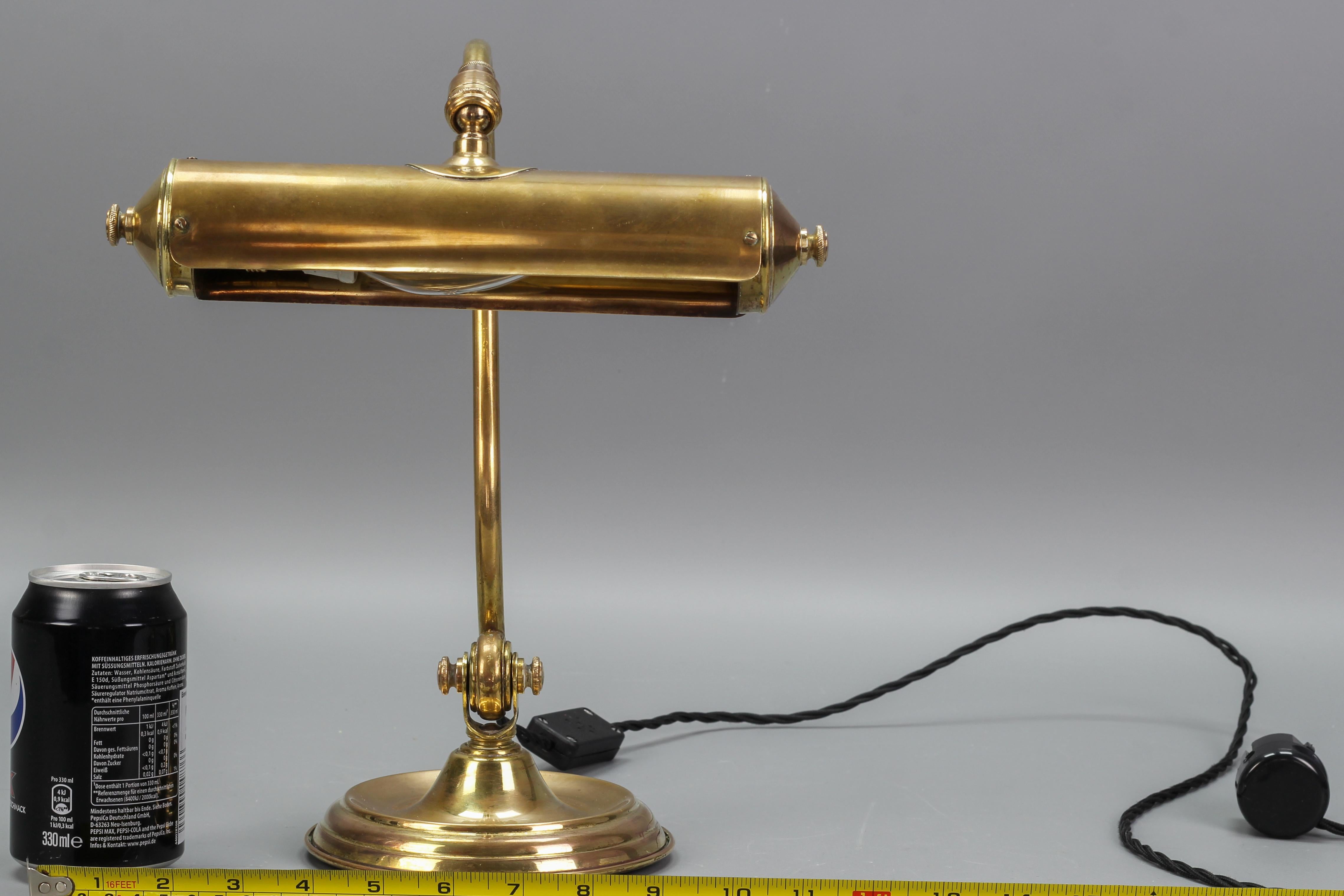 French Art Deco Brass Adjustable Desk Lamp, 1930s For Sale 15