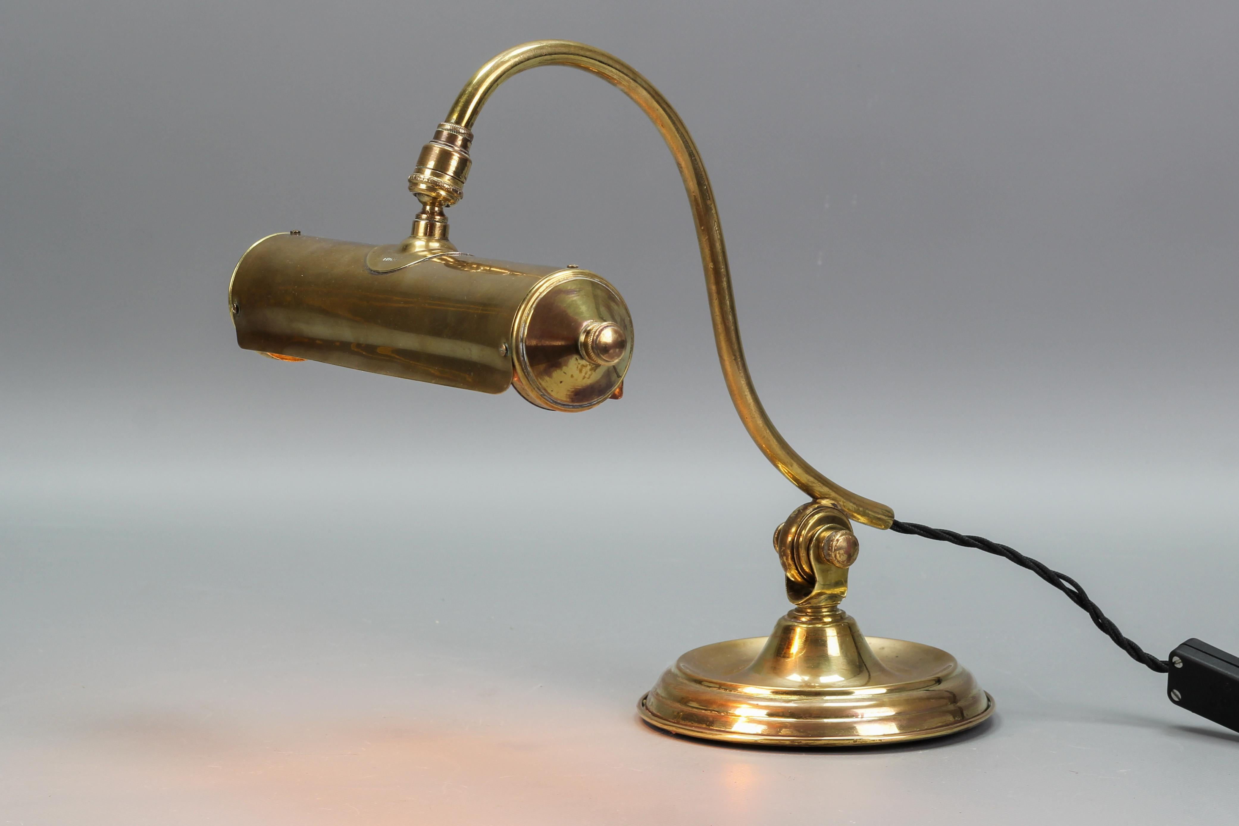 French Art Deco Brass Adjustable Desk Lamp, 1930s In Good Condition In Barntrup, DE
