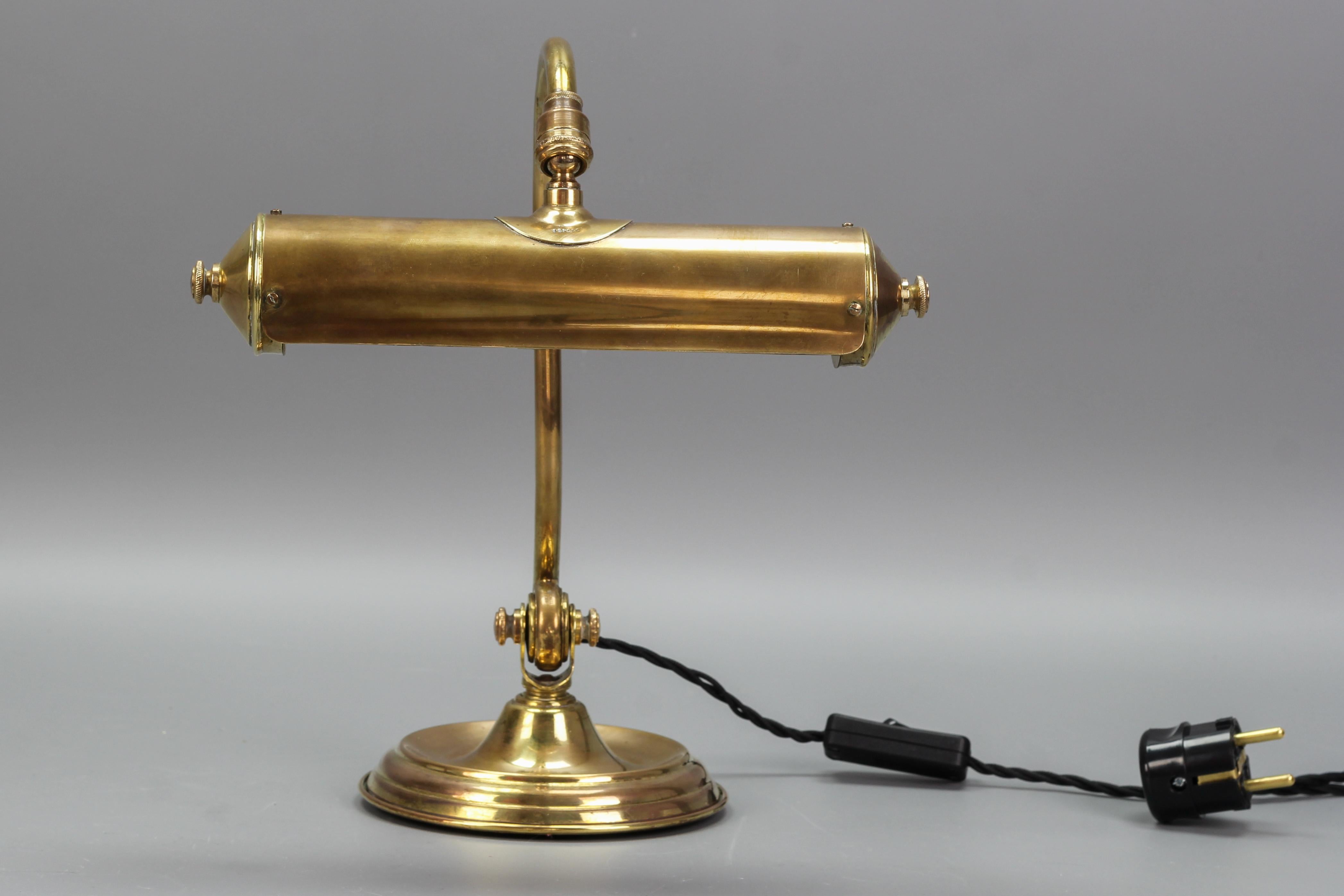 French Art Deco Brass Adjustable Desk Lamp, 1930s For Sale 1