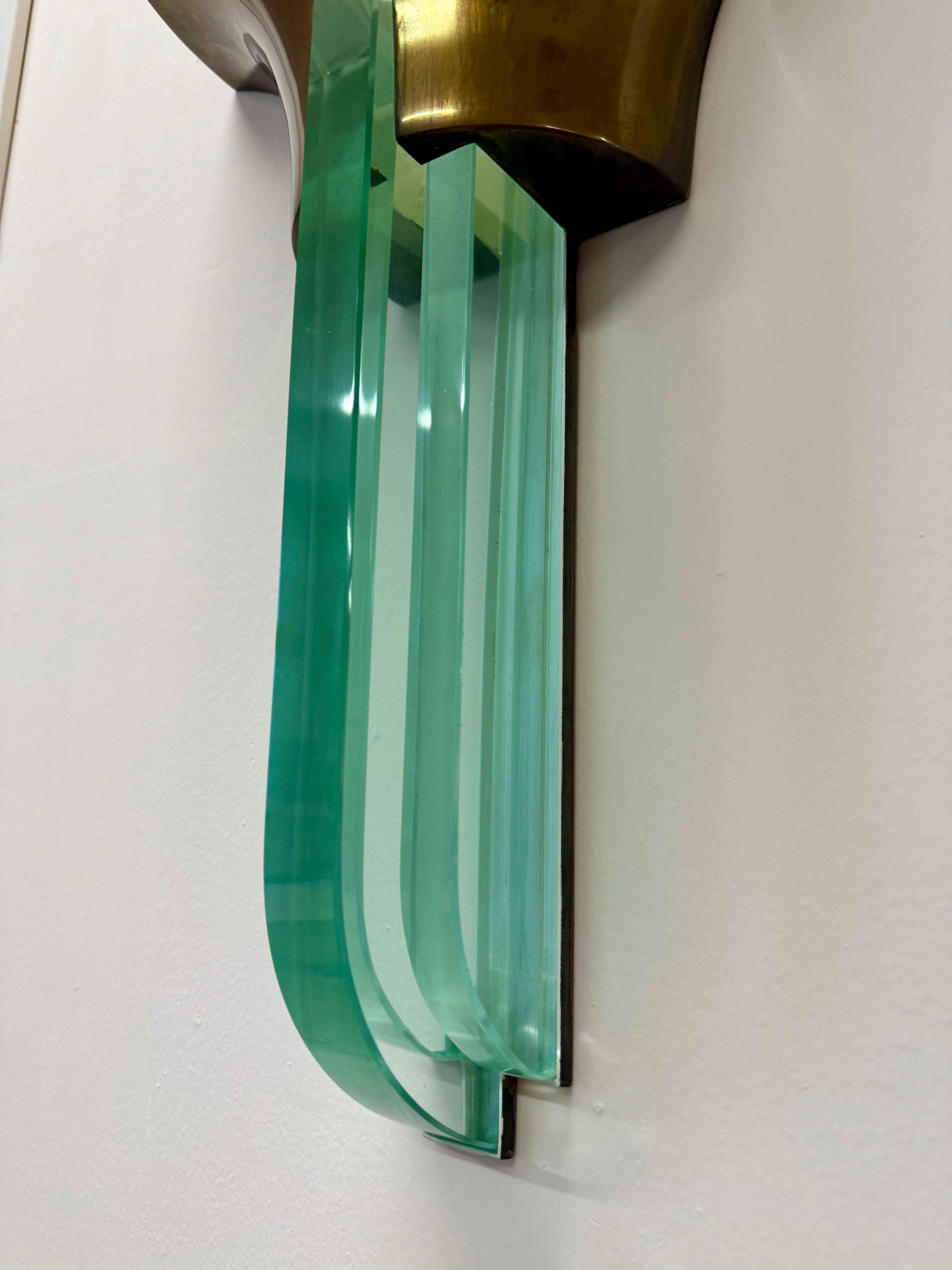 Aplique Art Decó francés de latón y cristal de Jean Perzel, años 40 mediados del siglo XX en venta