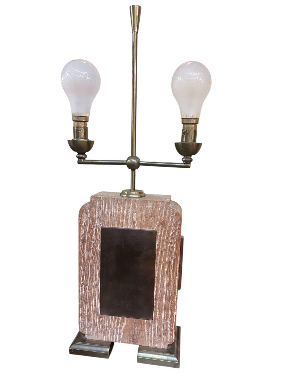 Lampe de table Art Déco en laiton et Oak Whiting C.1930's en vente 4