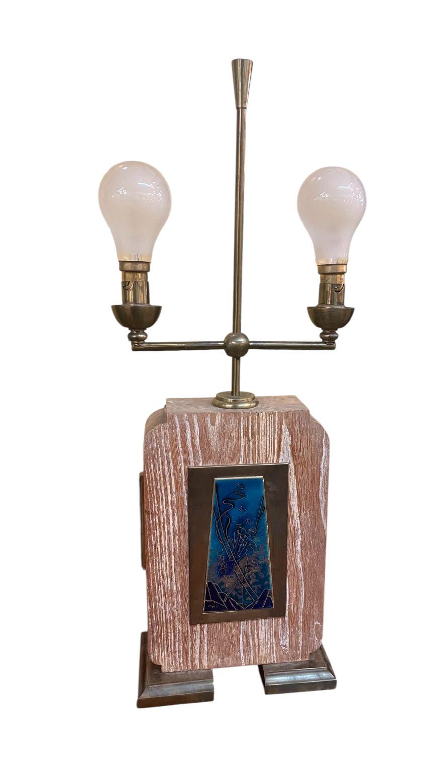 Milieu du XXe siècle Lampe de table Art Déco en laiton et Oak Whiting C.1930's en vente