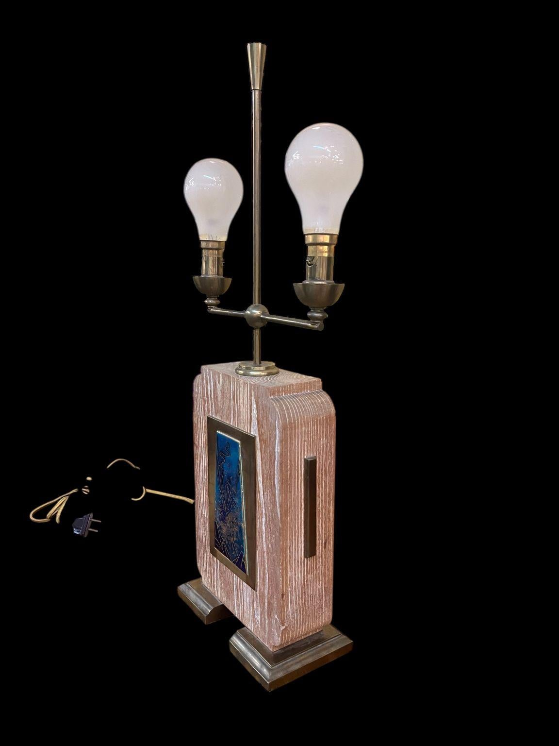 Lampe de table Art Déco en laiton et Oak Whiting C.1930's en vente 1