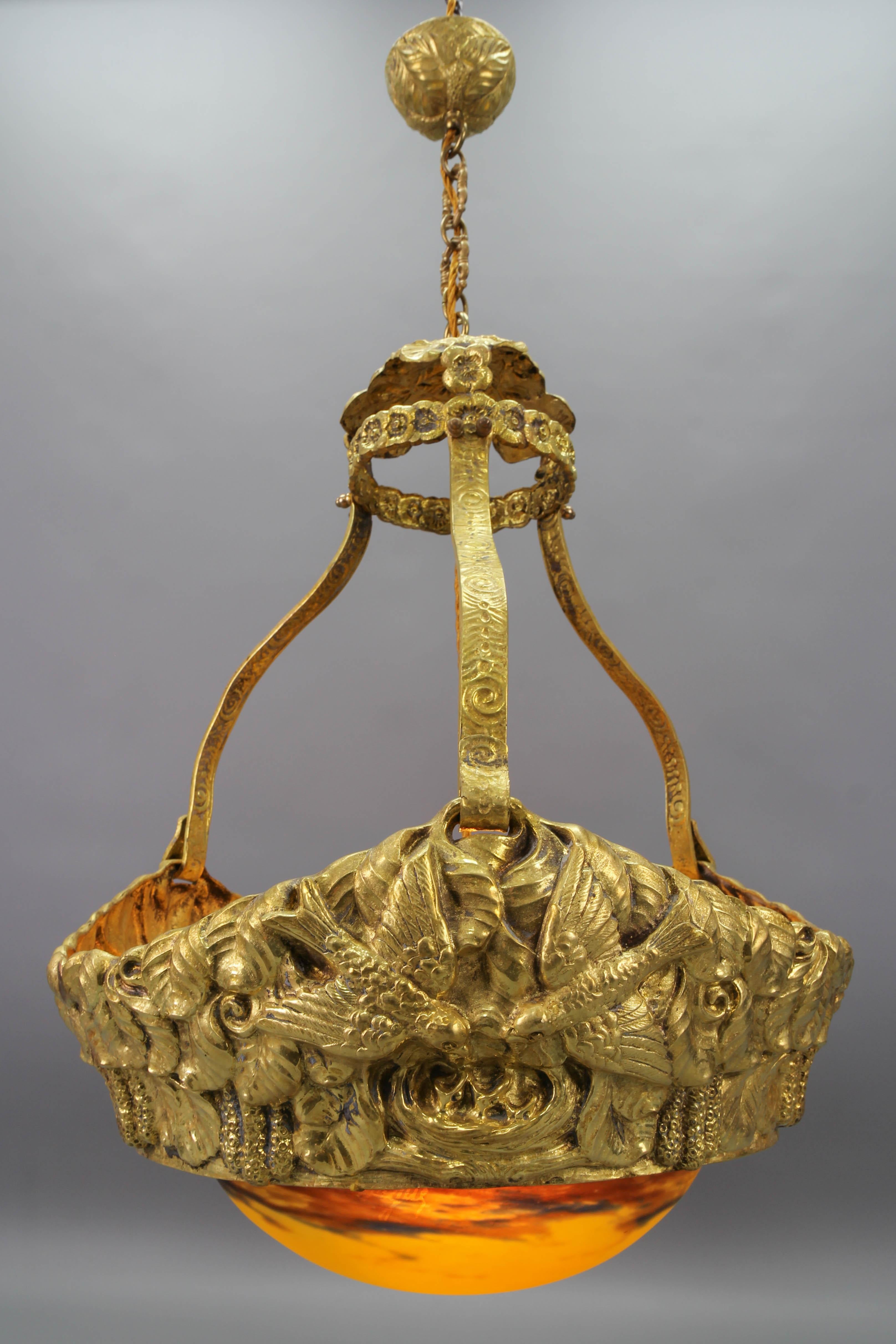 French Art Deco Brass Chandelier with Yellow Pâte de Verre Glass by Degué In Good Condition For Sale In Barntrup, DE