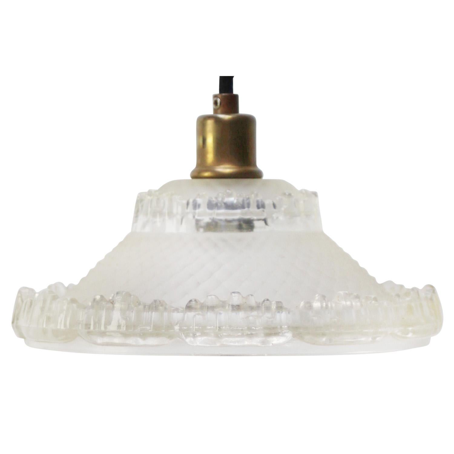 1920 French Art Deco clear, etched glass pendant lamp
Brass glass holder

E14 bulb holder

Weight: 1.00 kg / 2.2 lb

E14 bulb holder. Priced per individual item. All lamps have been made suitable by international standards for incandescent light