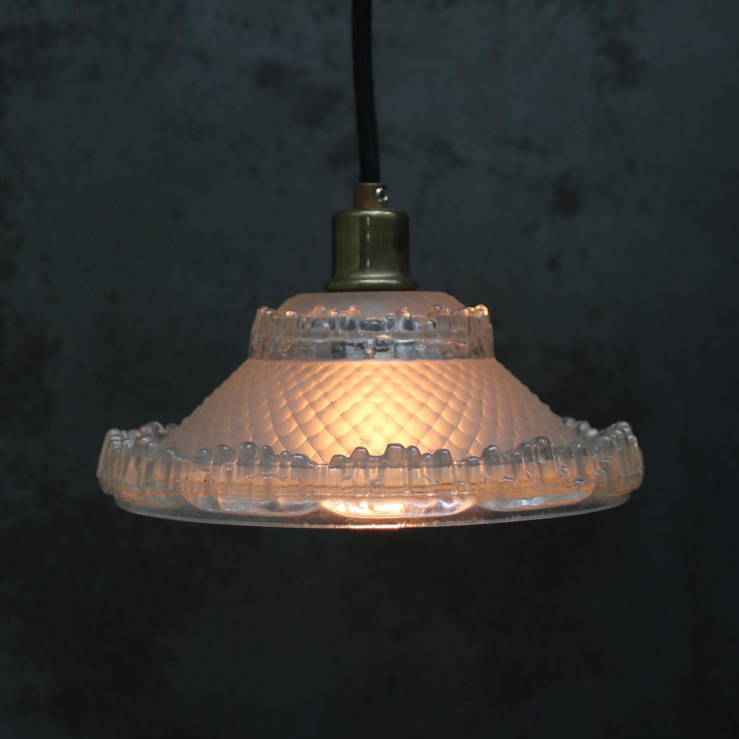 French Art Deco Brass Etched Glass Pendant Lights 1920s In Good Condition For Sale In Amsterdam, NL