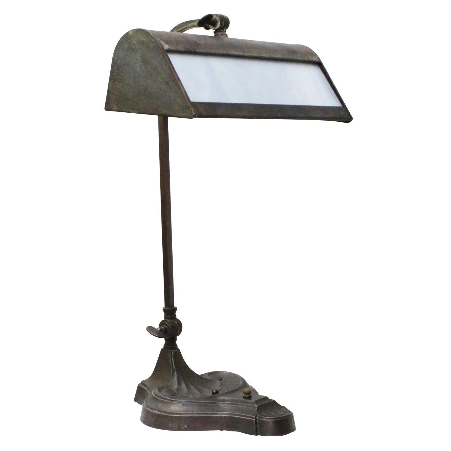 Lampe de bureau de table en laiton Art déco français Lampe de banquier