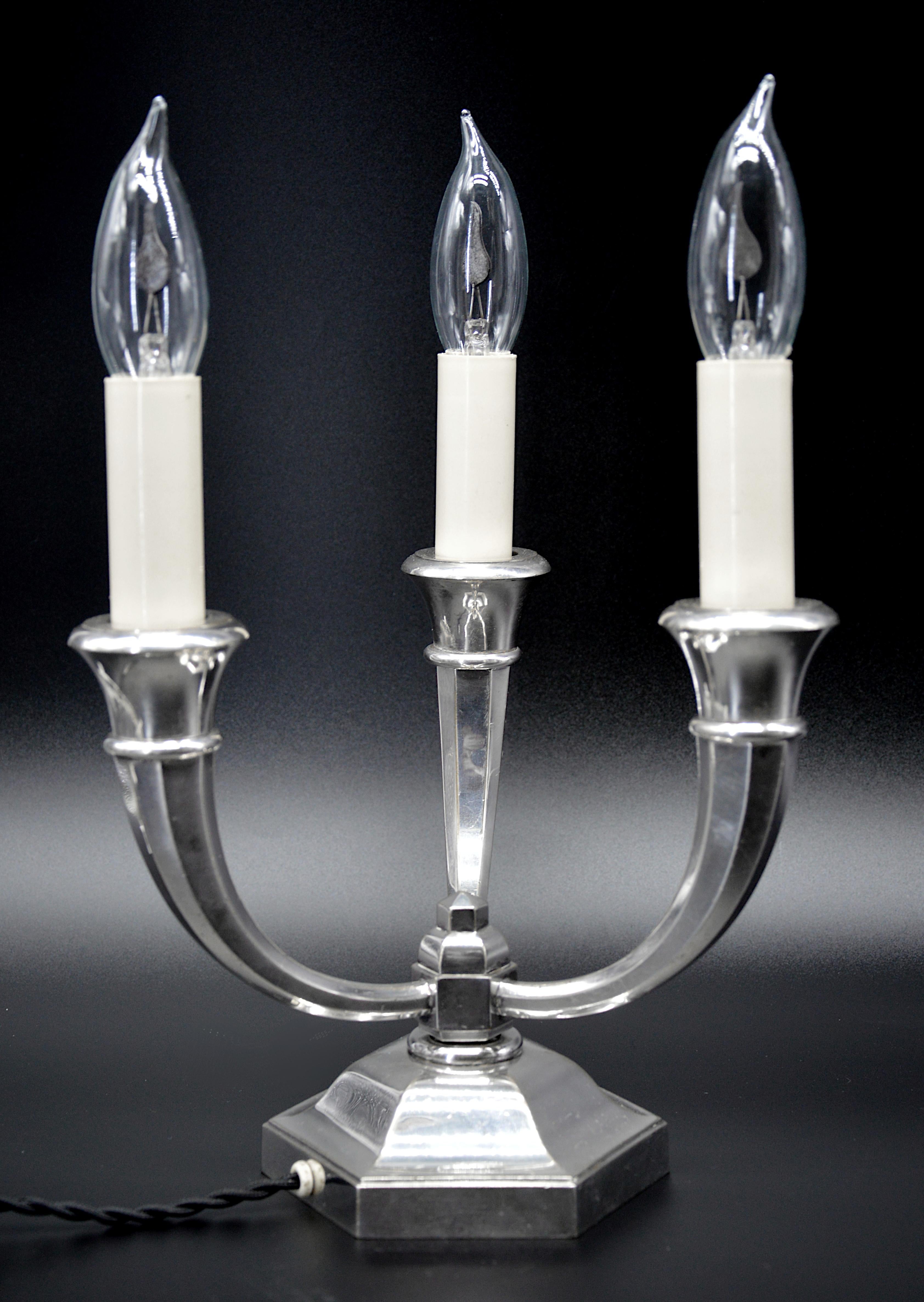 Candelabro francés Art Déco de bronce, 1920 Francés en venta
