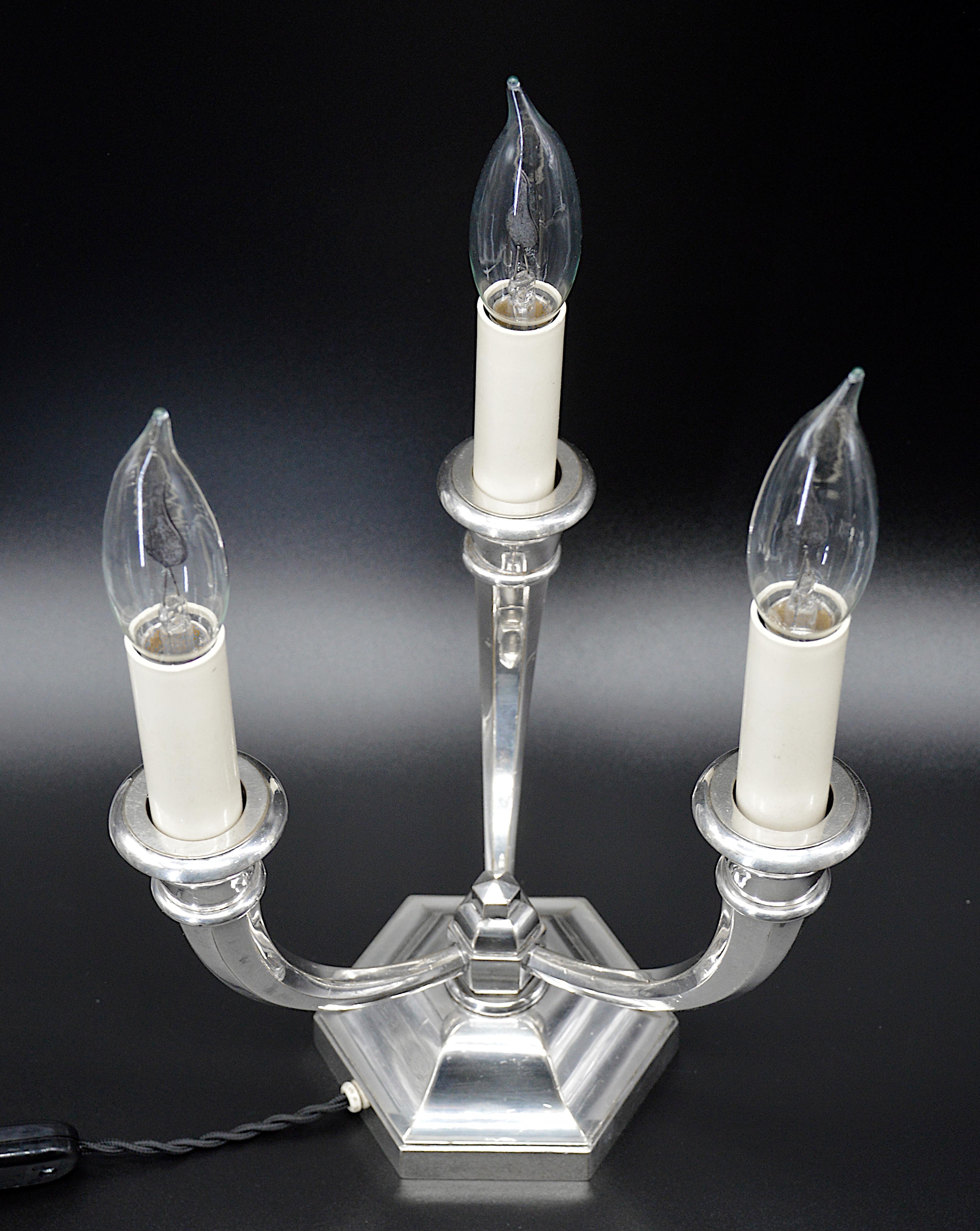 Candelabro francés Art Déco de bronce, 1920 Plateado en venta