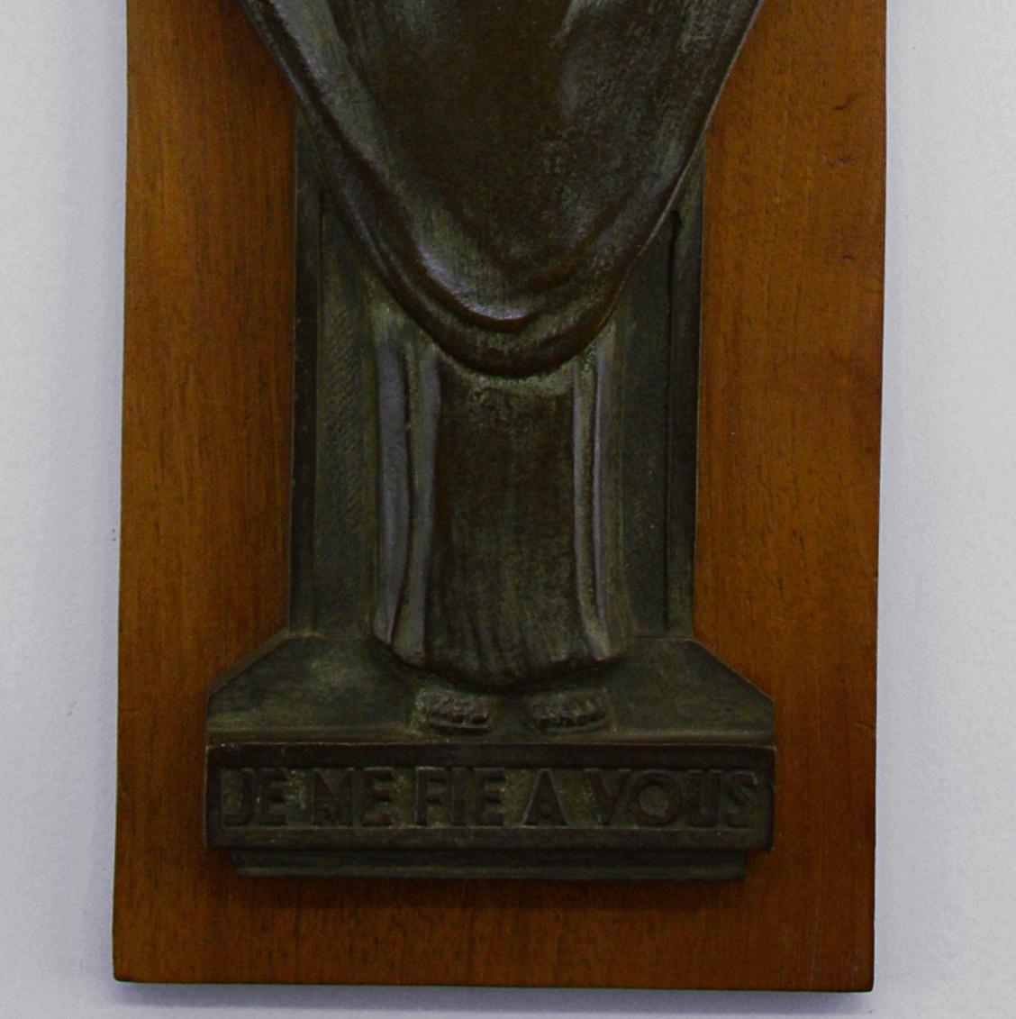 French Art Deco Bronze Crucifix by Jeanne Ferrer, 1930 In Excellent Condition In Saint-Amans-des-Cots, FR