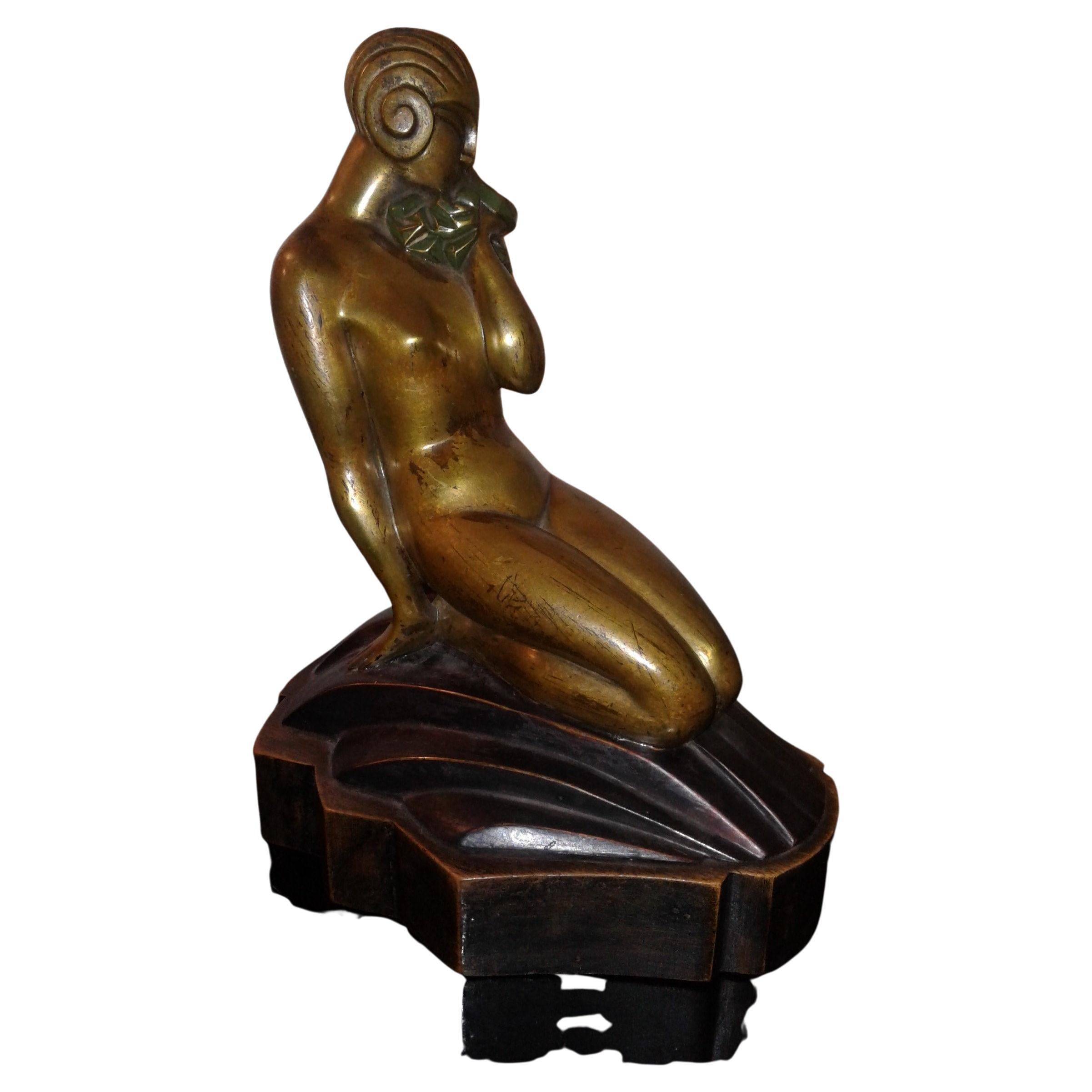 Rare French Art Deco bronze figure of Sibylle May.
English sculptor Sibylle May worked in Paris in the twenties, belonged to the group of artists 