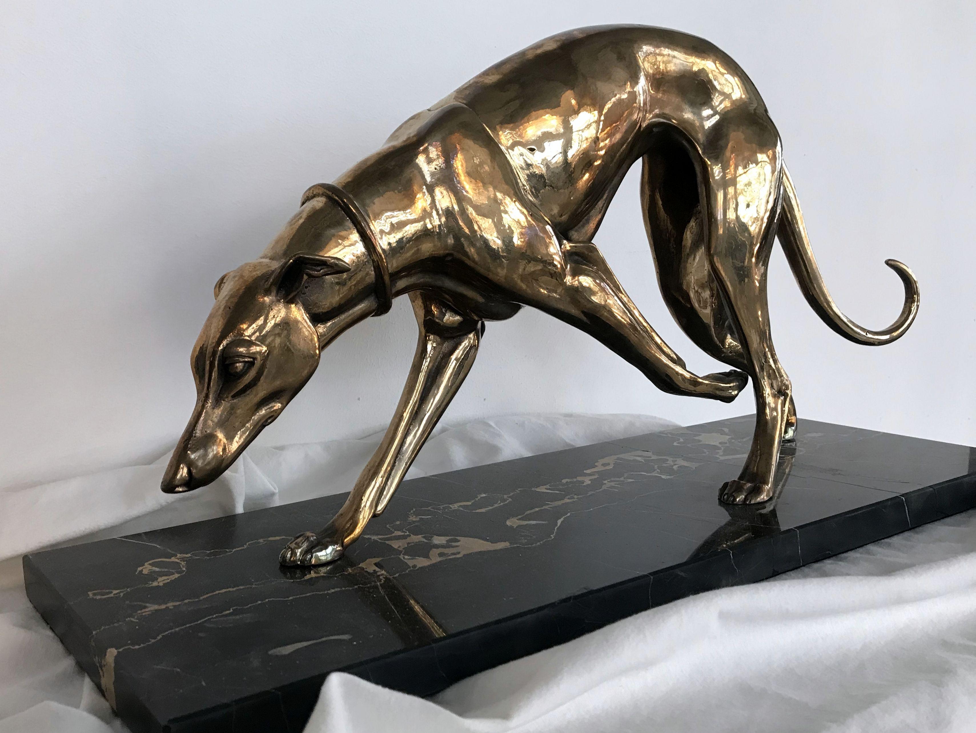 French Art Deco Bronze Greyhound Sculpture, 1930 In Good Condition For Sale In Budapest, Budapest