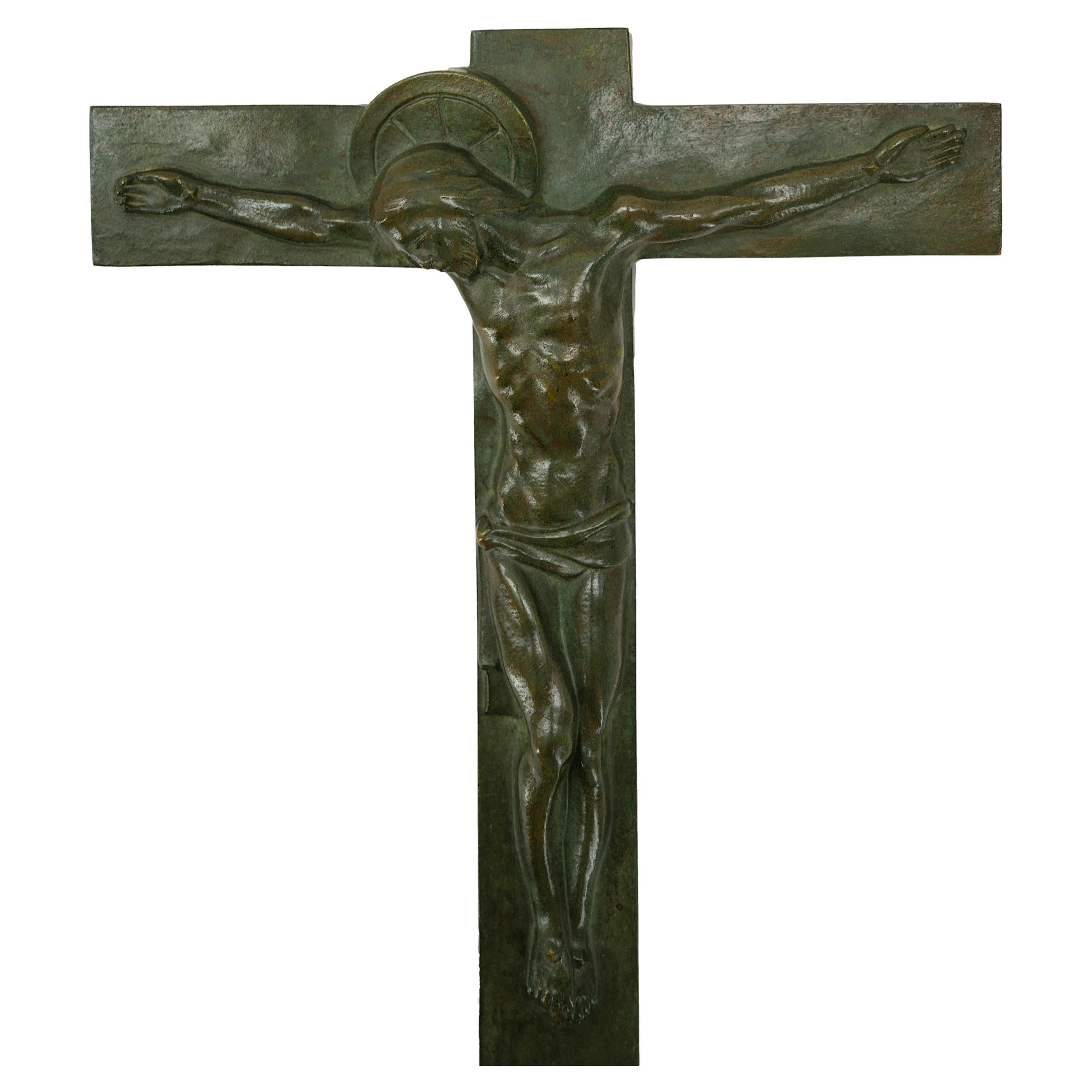 French Art Deco Bronze Crucifix, 1930 In Excellent Condition For Sale In Saint-Amans-des-Cots, FR
