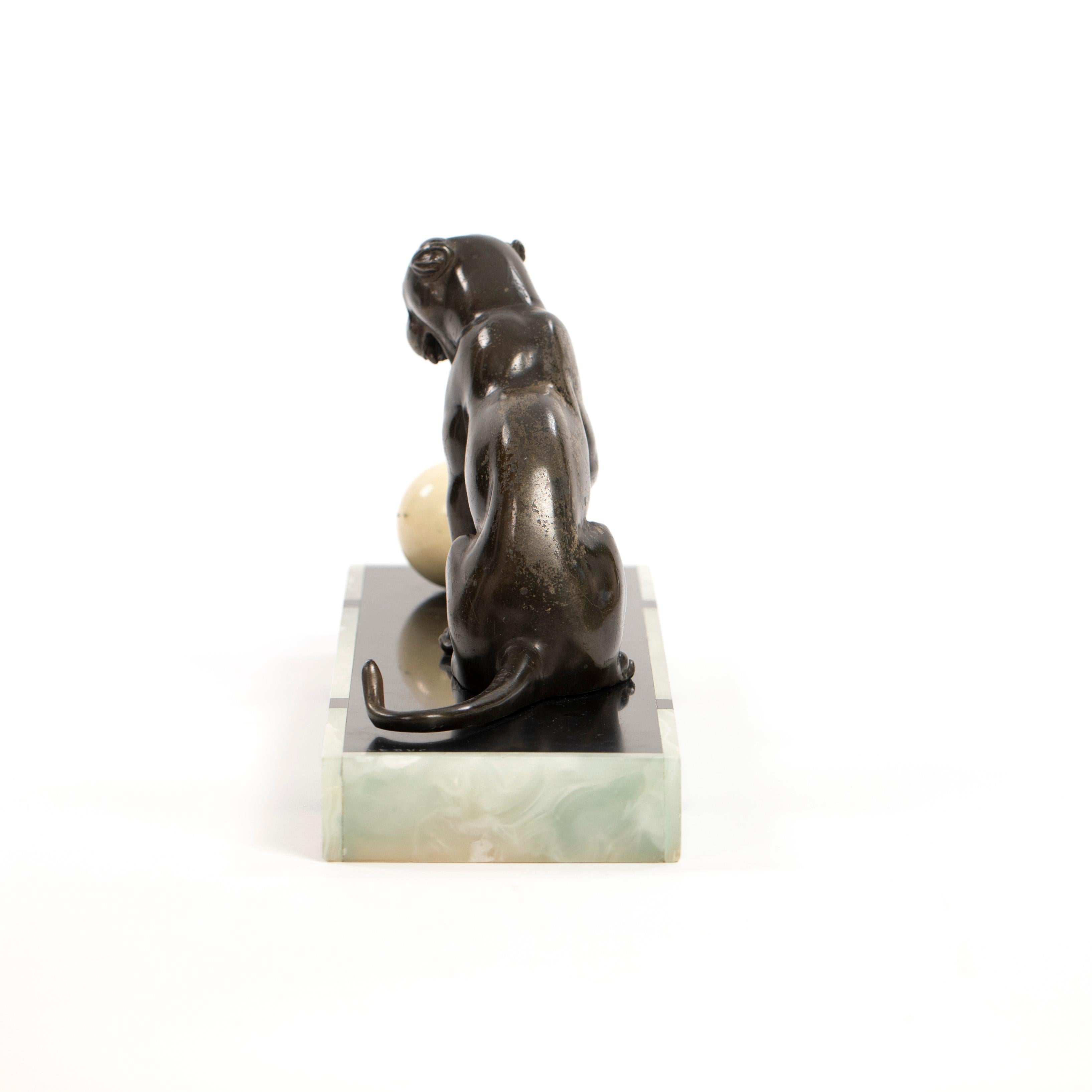 French Art Deco Bronze Panther on Marble Base with Jade Trim, signed LEDUC 1910s In Good Condition For Sale In Salzburg, AT