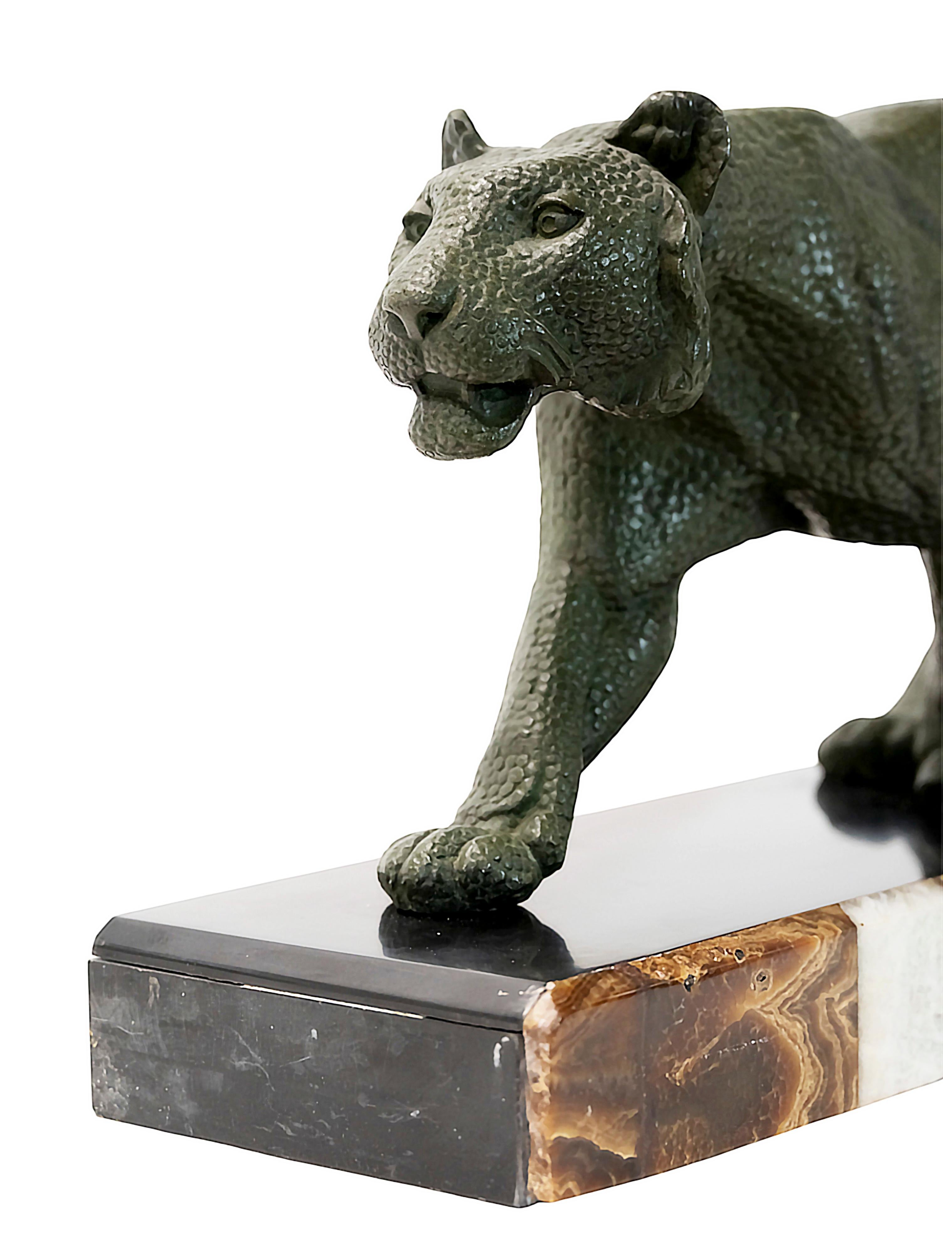 Französische Panther-Skulptur aus Bronze im Art déco-Stil von Rulas (20. Jahrhundert) im Angebot