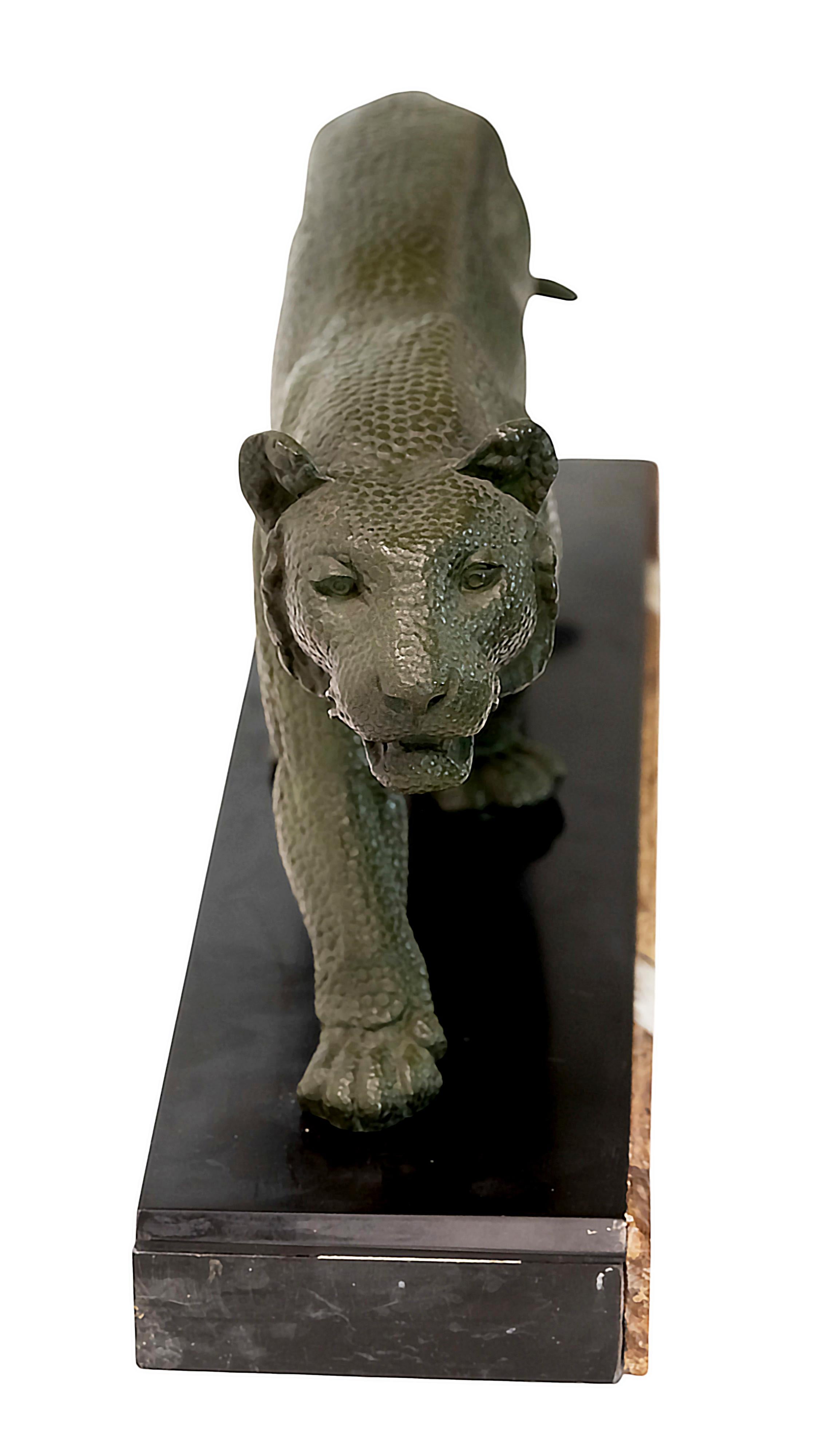 Französische Panther-Skulptur aus Bronze im Art déco-Stil von Rulas (Marmor) im Angebot
