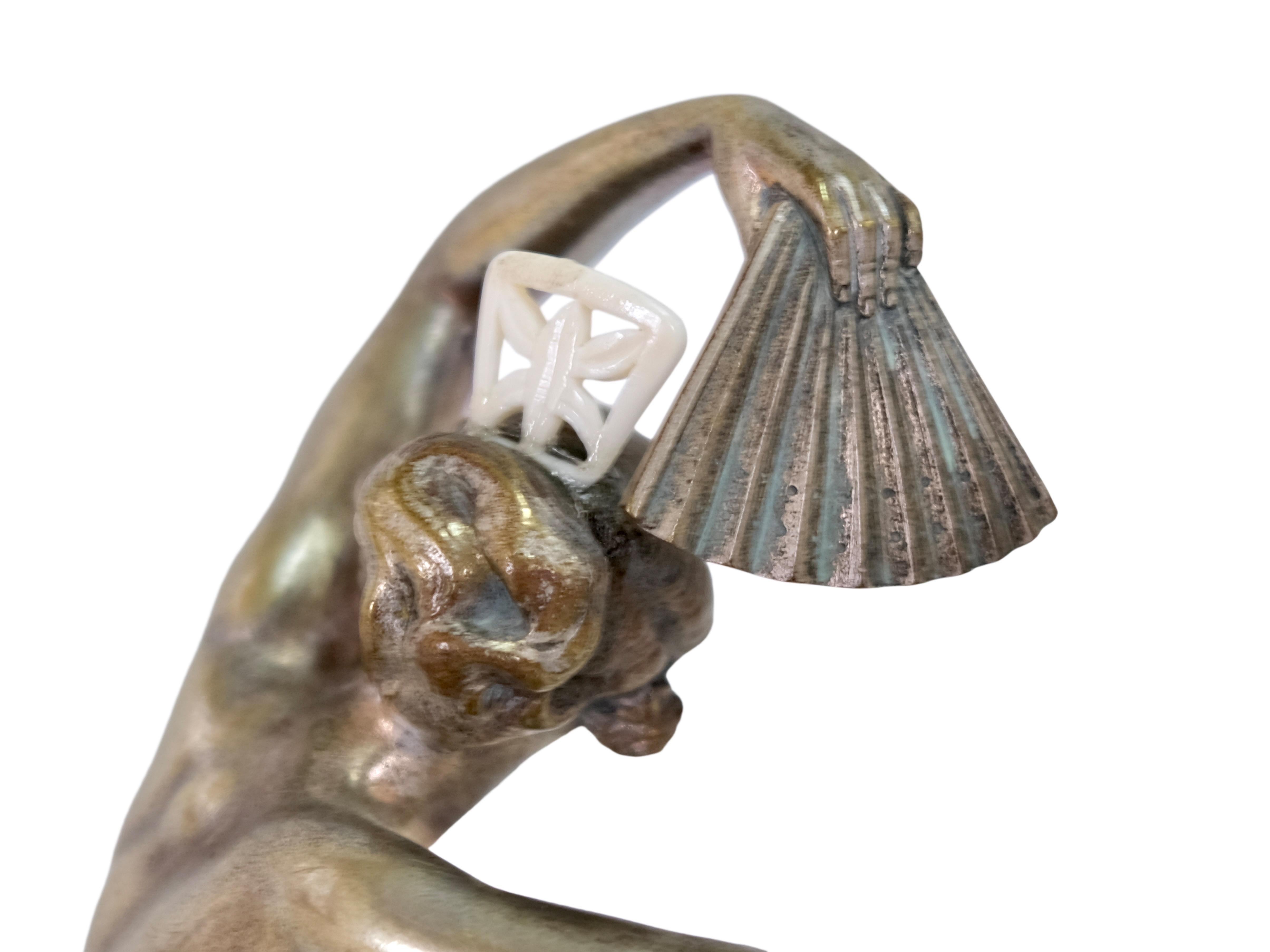 Mid-20th Century French Art Deco Bronze Sculpture Dancer with Hat and Fan by Marcel Bouraine For Sale