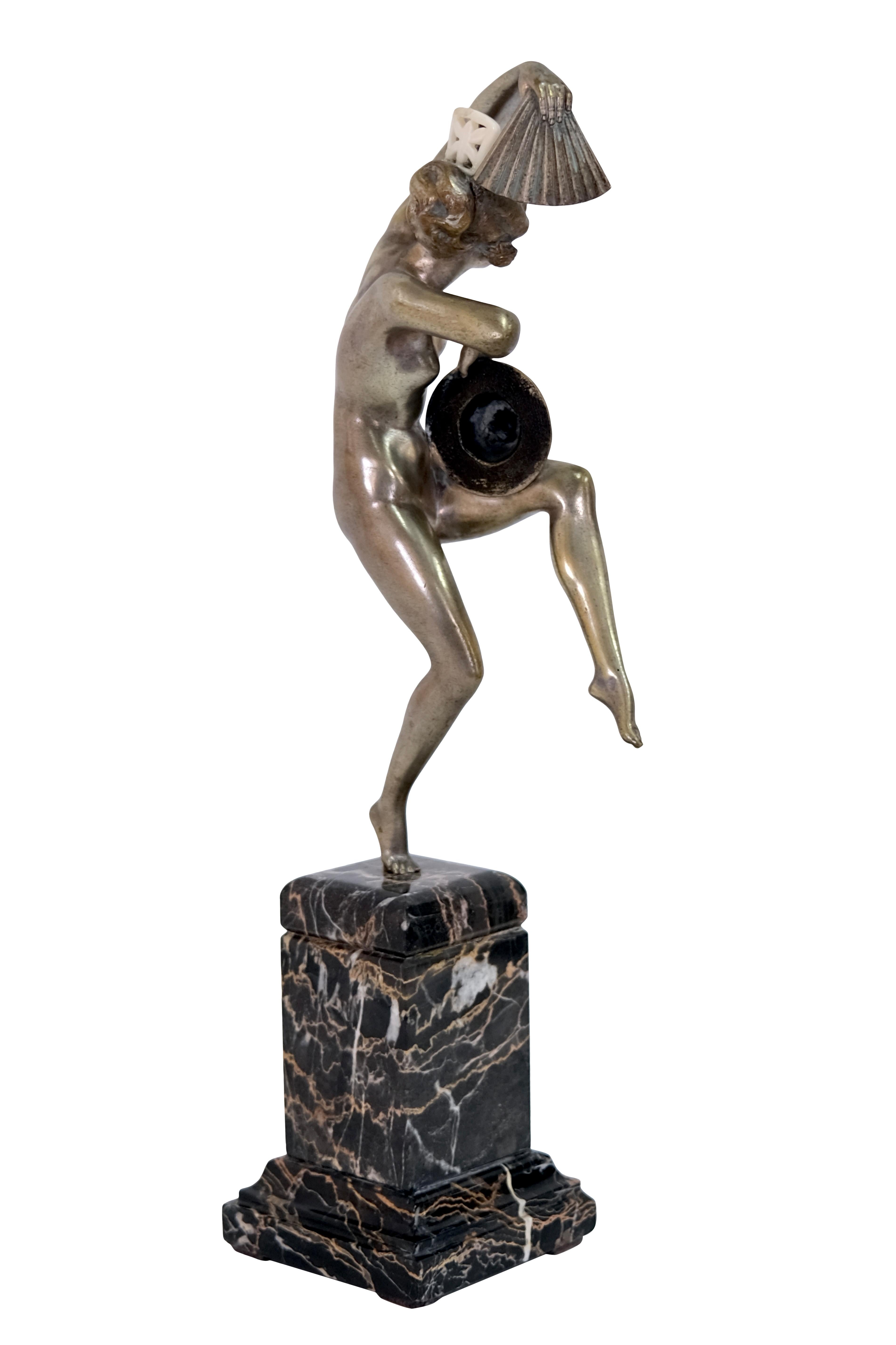 French Art Deco Bronze Sculpture Dancer with Hat and Fan by Marcel Bouraine For Sale 1