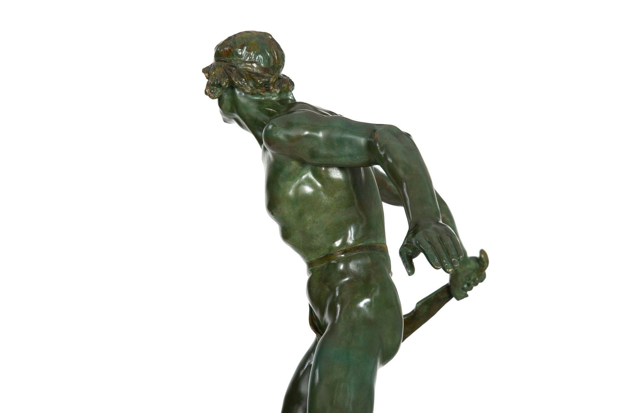 Sculpture en bronze Art déco d'un guerrier par Ernest Diosi, circa 1940 en vente 4